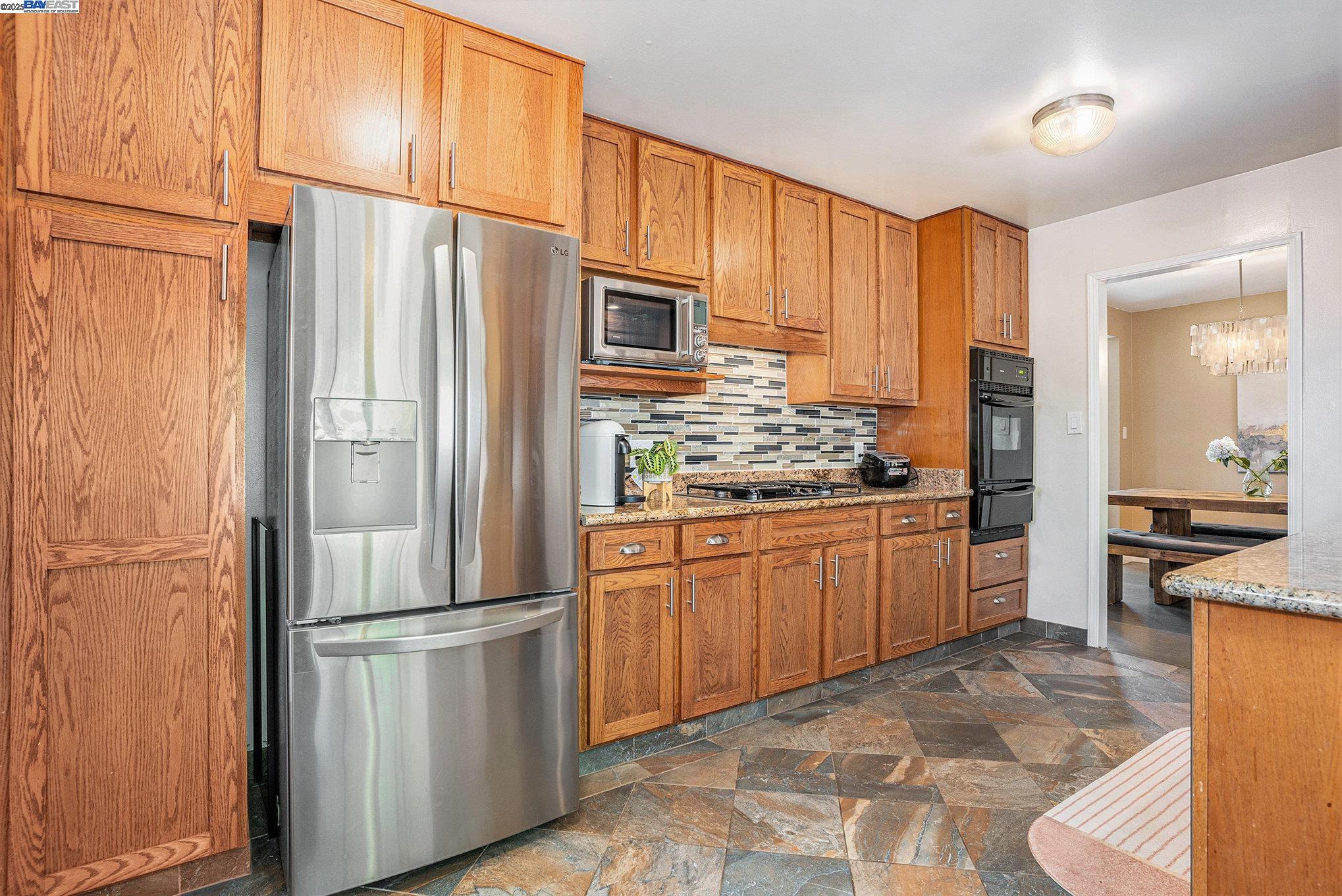 18890 Santa Maria Ave, Castro Valley, California 94546, 3 Bedrooms Bedrooms, 6 Rooms Rooms,2 BathroomsBathrooms,Residential Lease,For Rent,18890 Santa Maria Ave,41102203