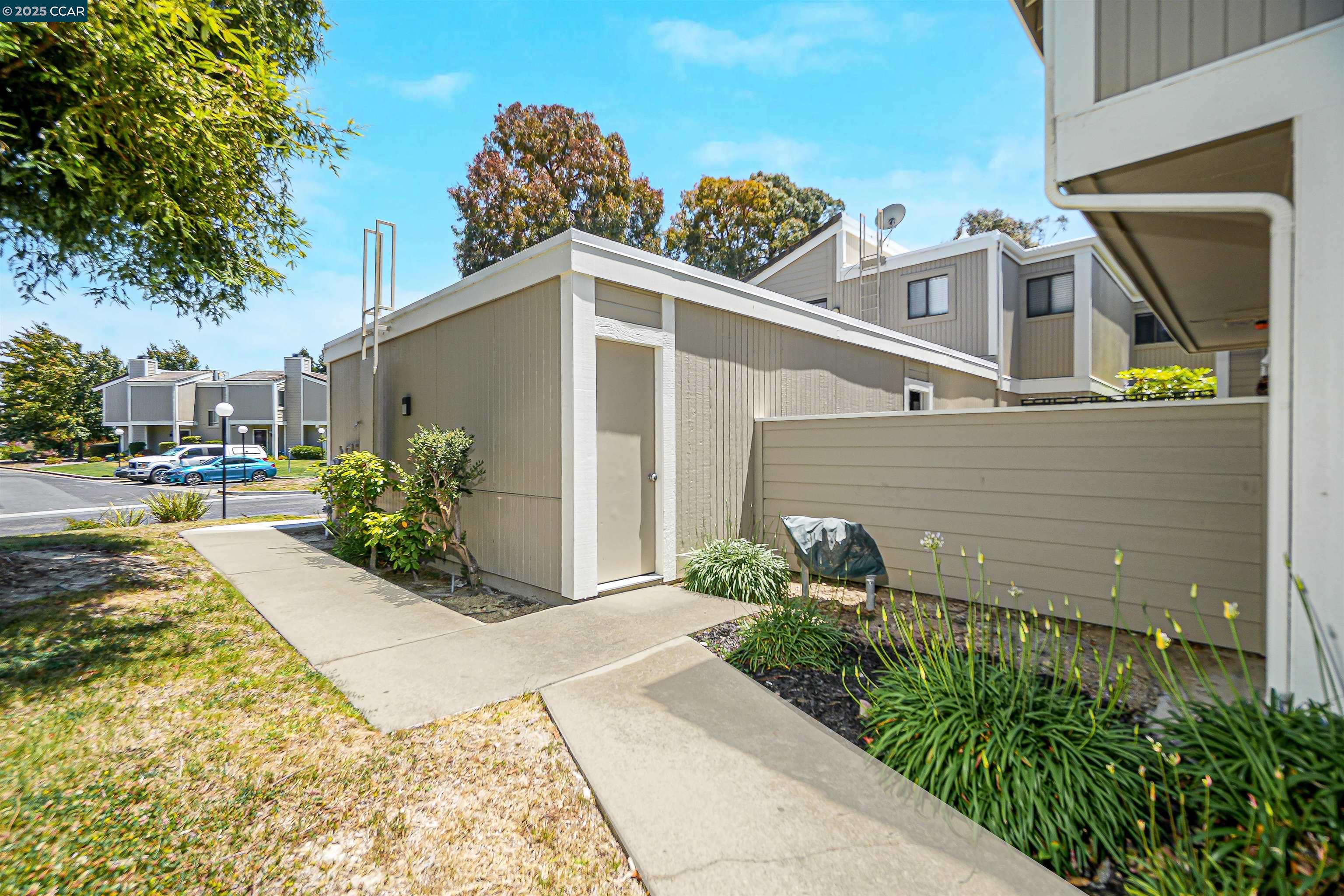 Photo #2: 41102207 Listing 