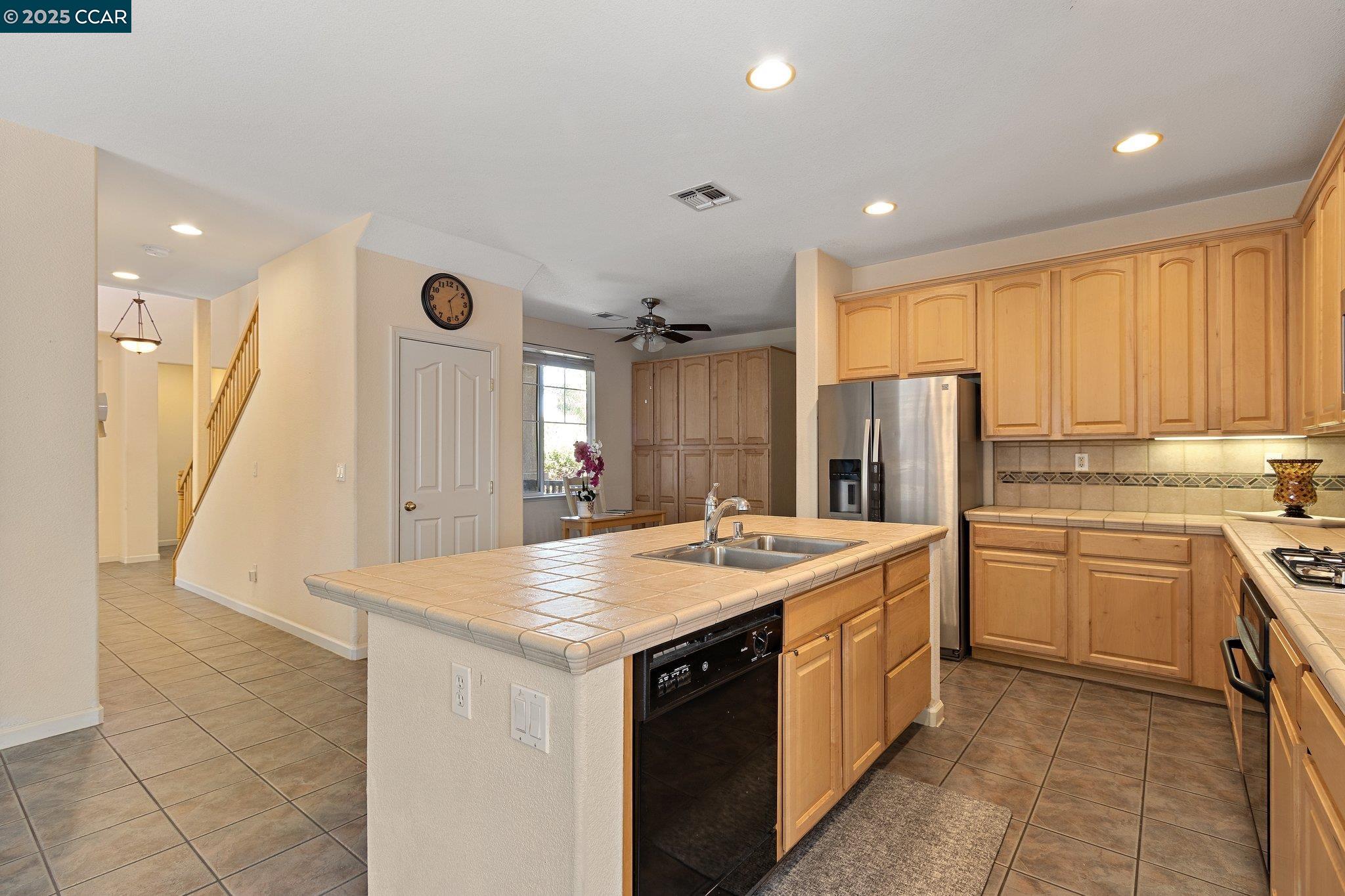 Detail Gallery Image 7 of 33 For 13377 Talc St, Lathrop,  CA 95330 - 4 Beds | 3 Baths