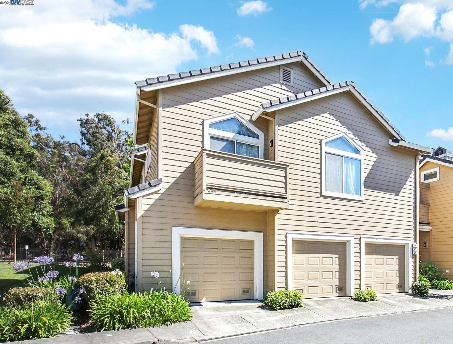 Detail Gallery Image 1 of 1 For 5326 Tacoma Cmn, Fremont,  CA 94555 - 2 Beds | 2 Baths