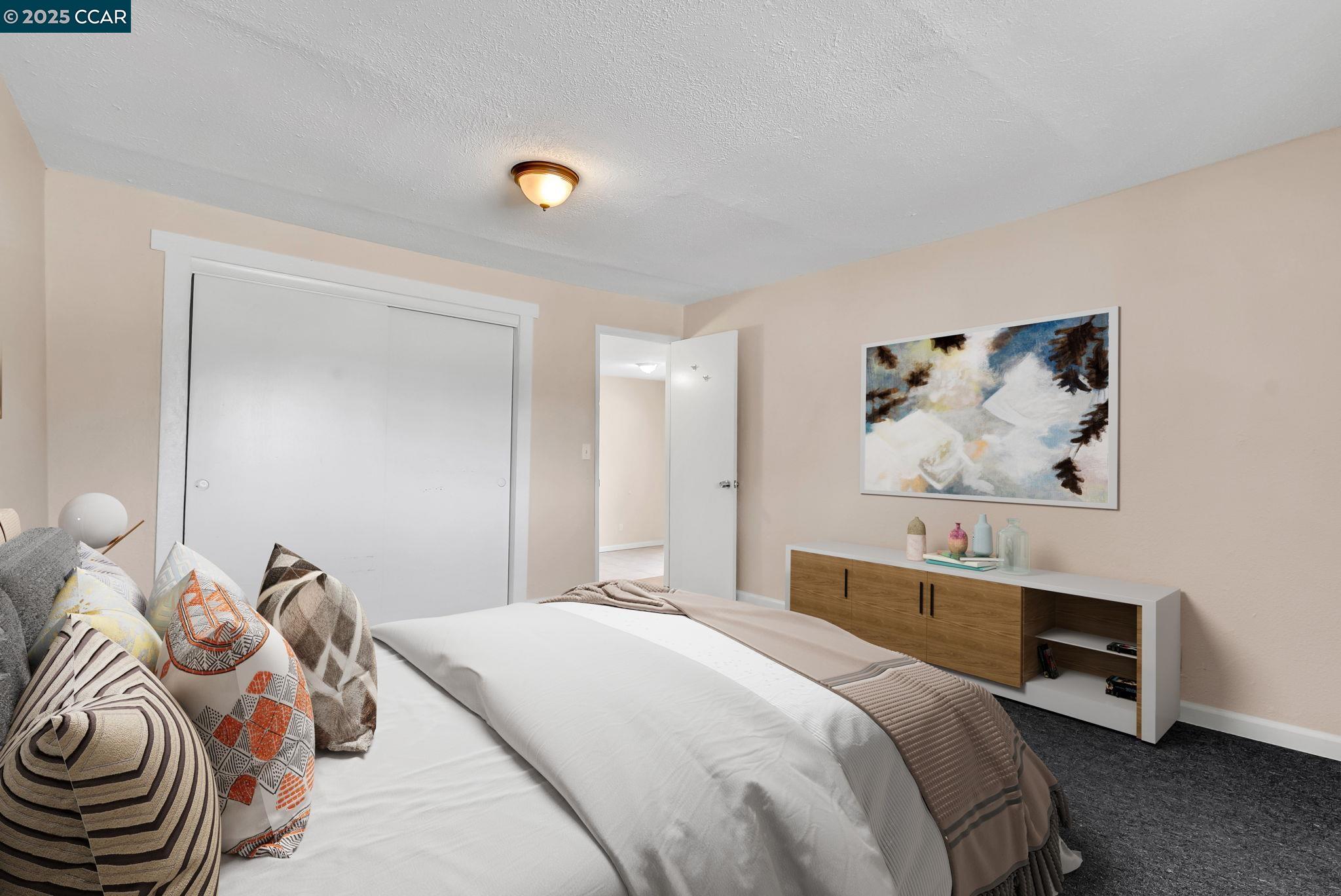 Detail Gallery Image 18 of 55 For 2150 35th Ave, Oakland,  CA 94601 - 5 Beds | 2/2 Baths