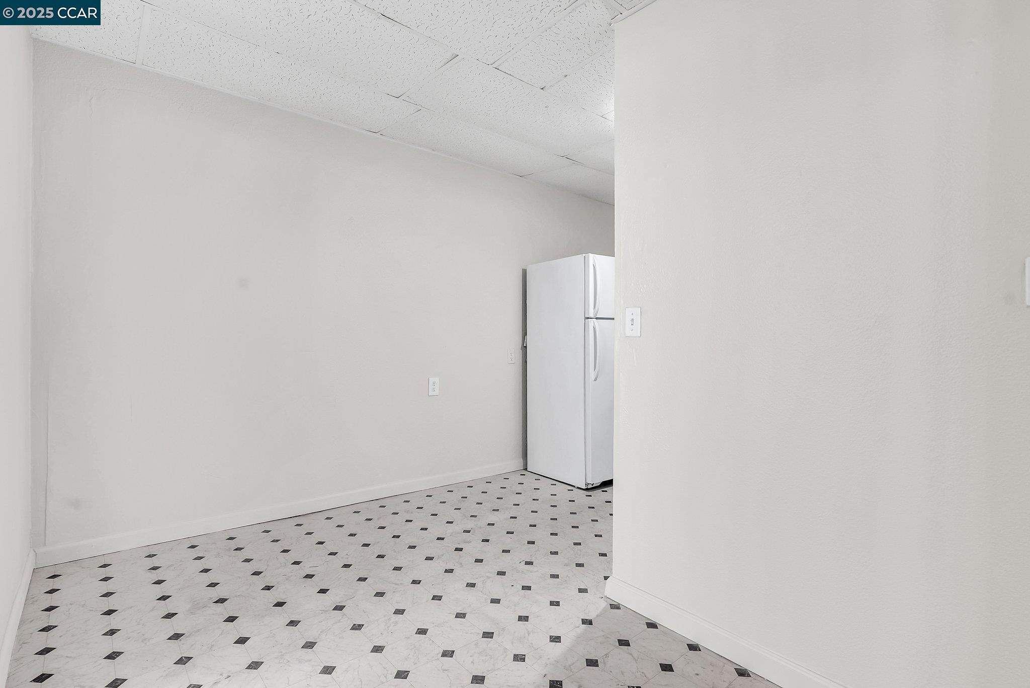 Detail Gallery Image 38 of 55 For 2150 35th Ave, Oakland,  CA 94601 - 5 Beds | 2/2 Baths