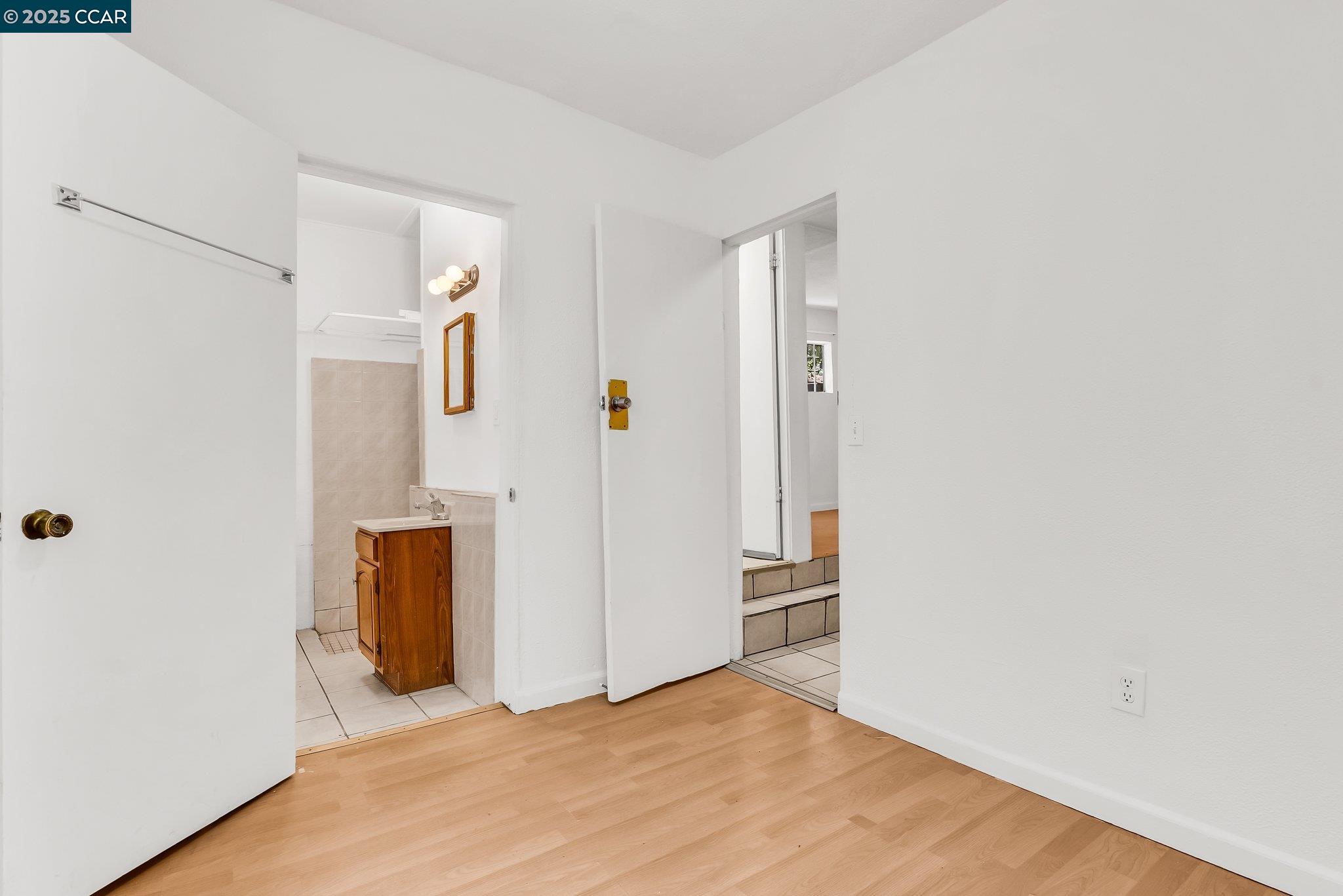 Detail Gallery Image 46 of 55 For 2150 35th Ave, Oakland,  CA 94601 - 5 Beds | 2/2 Baths