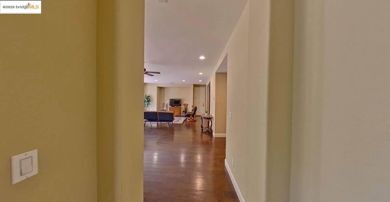 Detail Gallery Image 12 of 30 For 9670 Canopy Tree St, Roseville,  CA 95747 - 5 Beds | 4/2 Baths