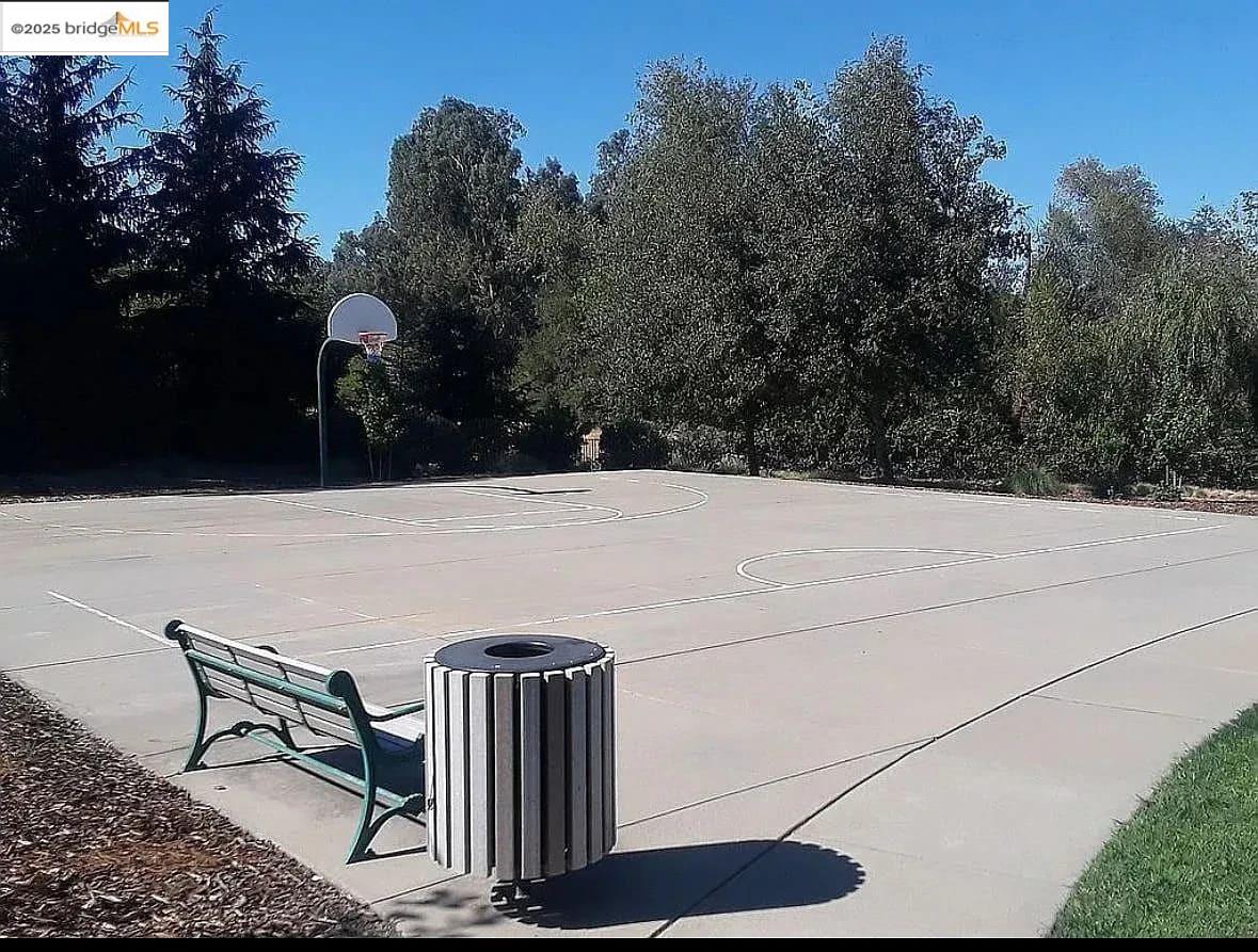 Detail Gallery Image 19 of 30 For 9670 Canopy Tree St, Roseville,  CA 95747 - 5 Beds | 4/2 Baths