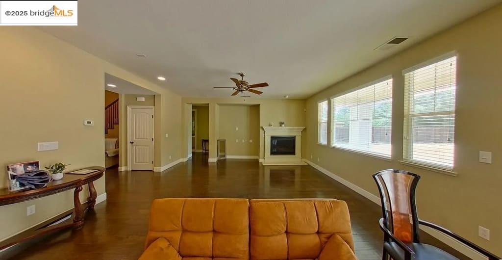 Detail Gallery Image 24 of 30 For 9670 Canopy Tree St, Roseville,  CA 95747 - 5 Beds | 4/2 Baths