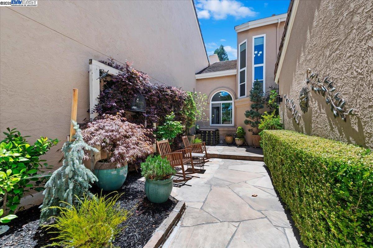 Photo #2: 41102229 Listing 