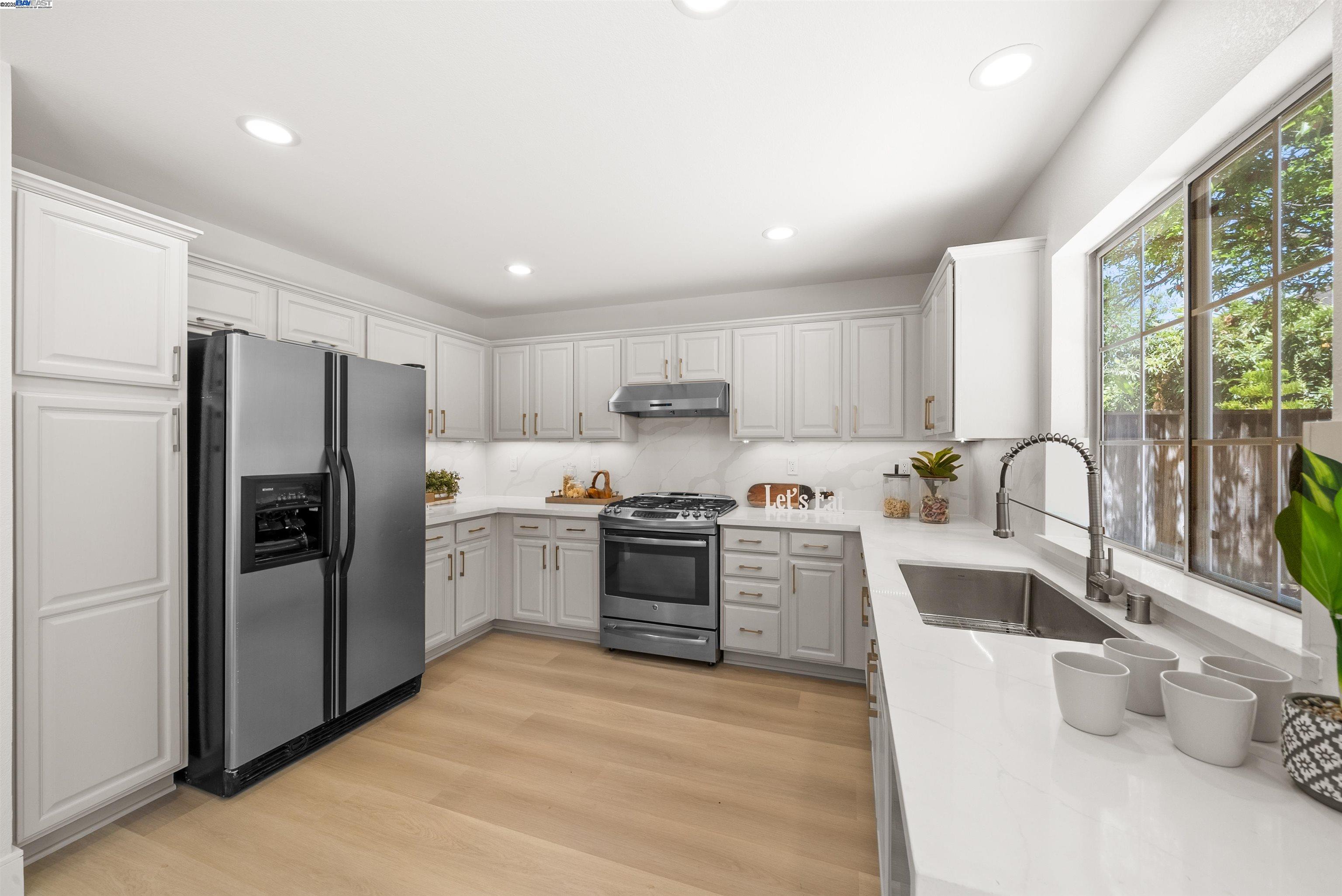 Detail Gallery Image 11 of 34 For 786 Pacu Ter, Fremont,  CA 94536 - 4 Beds | 2/1 Baths