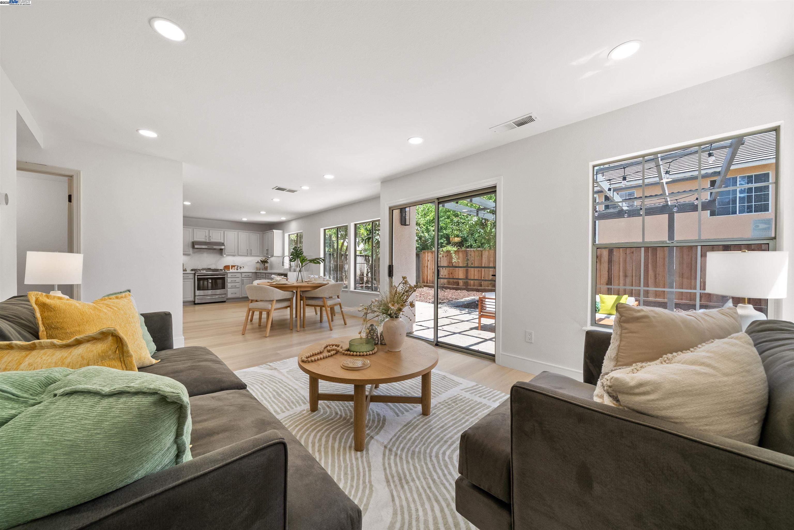 Detail Gallery Image 15 of 34 For 786 Pacu Ter, Fremont,  CA 94536 - 4 Beds | 2/1 Baths
