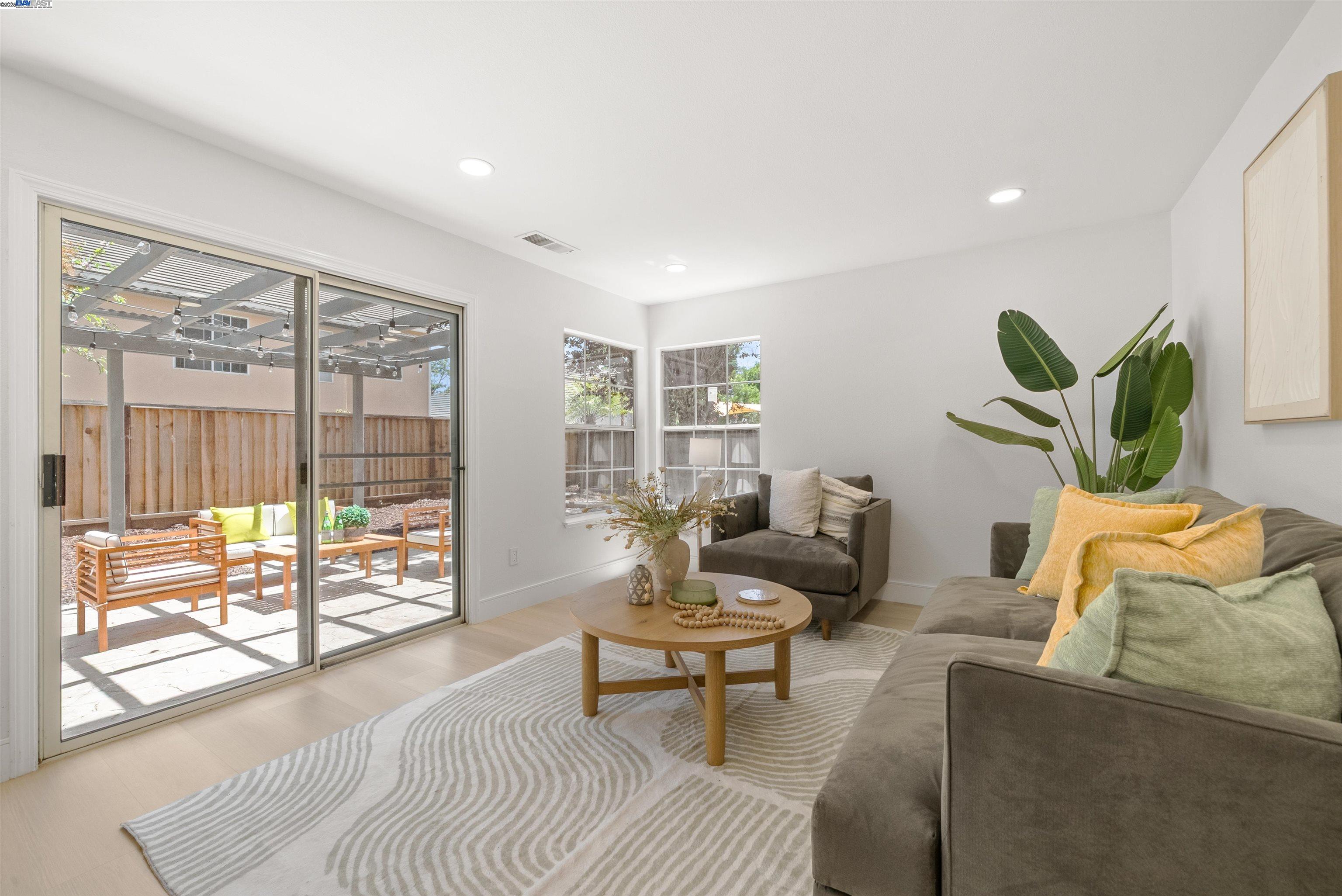 Detail Gallery Image 9 of 34 For 786 Pacu Ter, Fremont,  CA 94536 - 4 Beds | 2/1 Baths