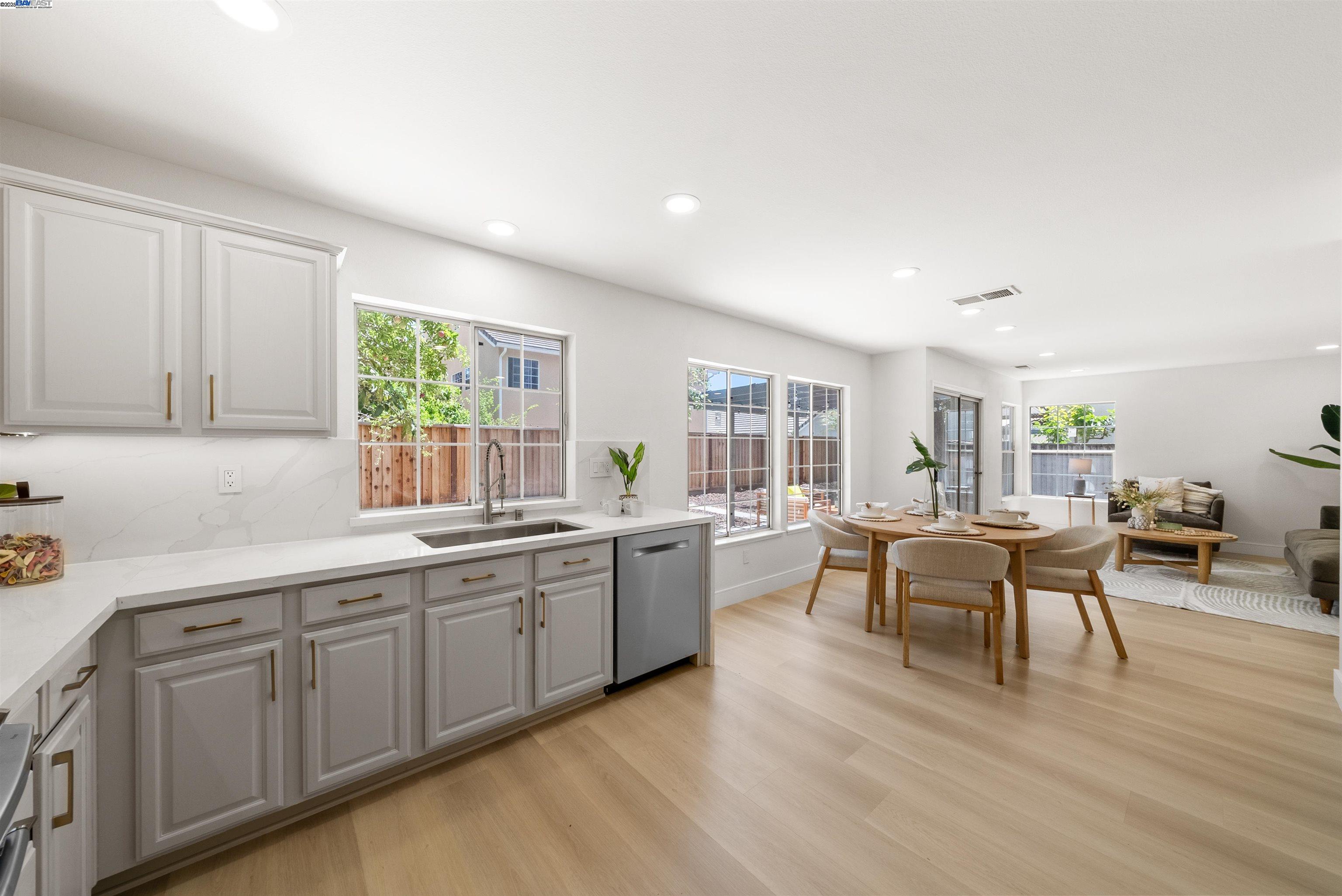 Detail Gallery Image 10 of 34 For 786 Pacu Ter, Fremont,  CA 94536 - 4 Beds | 2/1 Baths