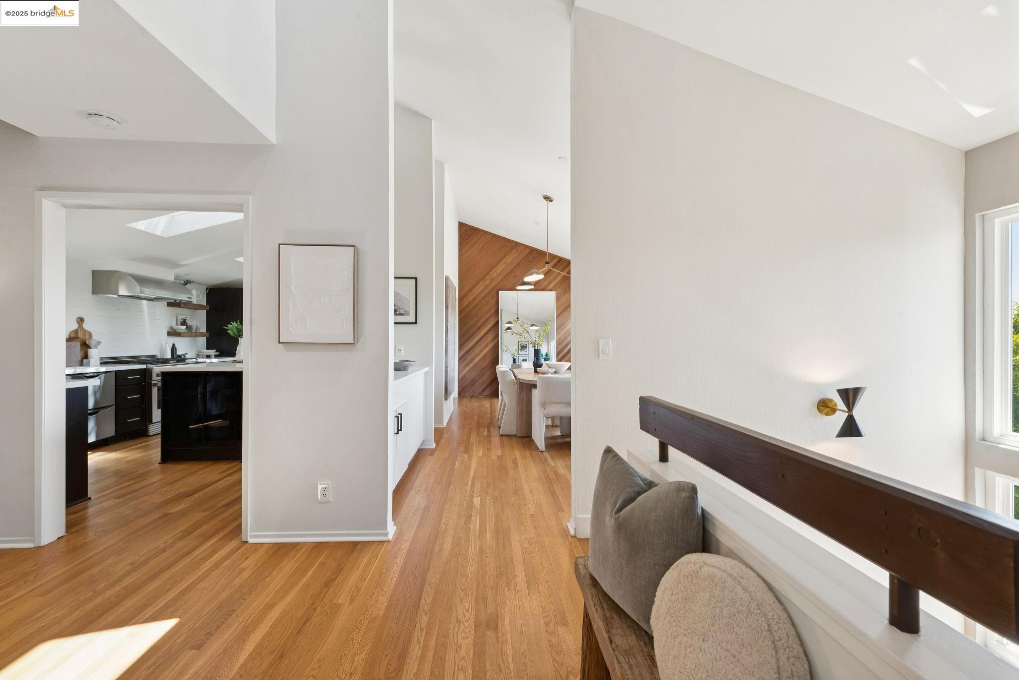 Detail Gallery Image 14 of 60 For 4393 Bridgeview Dr, Oakland,  CA 94602 - 4 Beds | 3/1 Baths