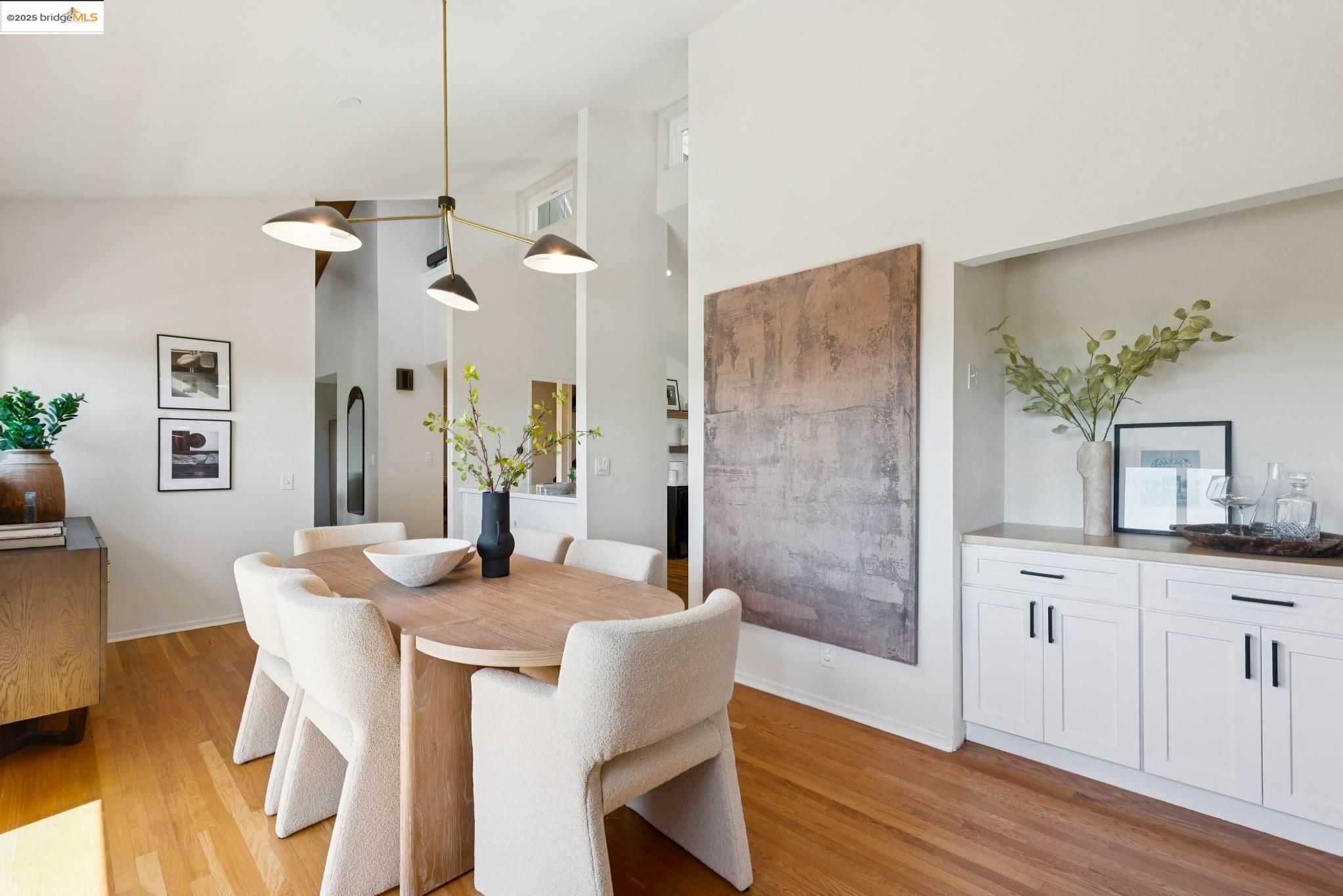 Detail Gallery Image 21 of 60 For 4393 Bridgeview Dr, Oakland,  CA 94602 - 4 Beds | 3/1 Baths
