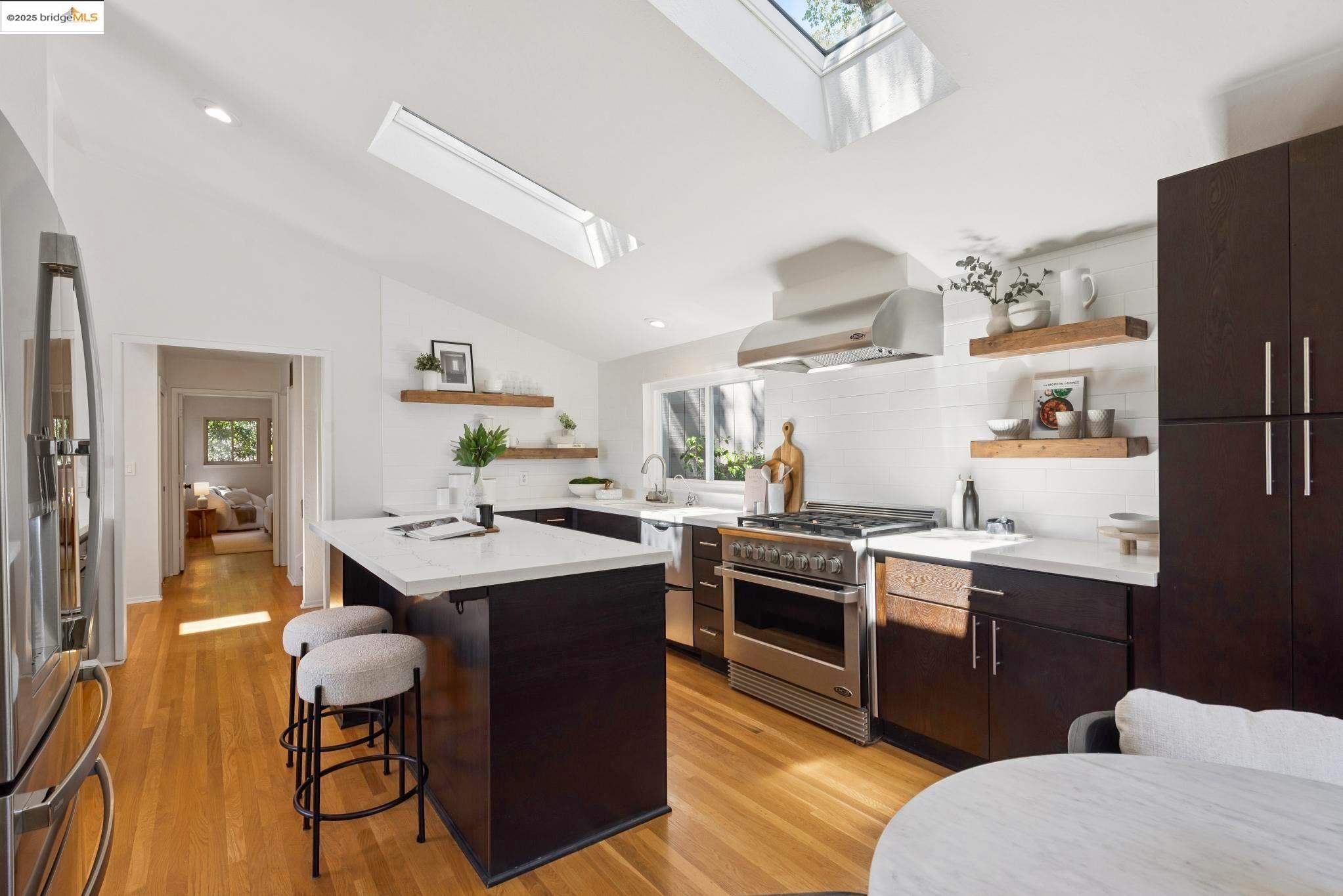 Detail Gallery Image 23 of 60 For 4393 Bridgeview Dr, Oakland,  CA 94602 - 4 Beds | 3/1 Baths
