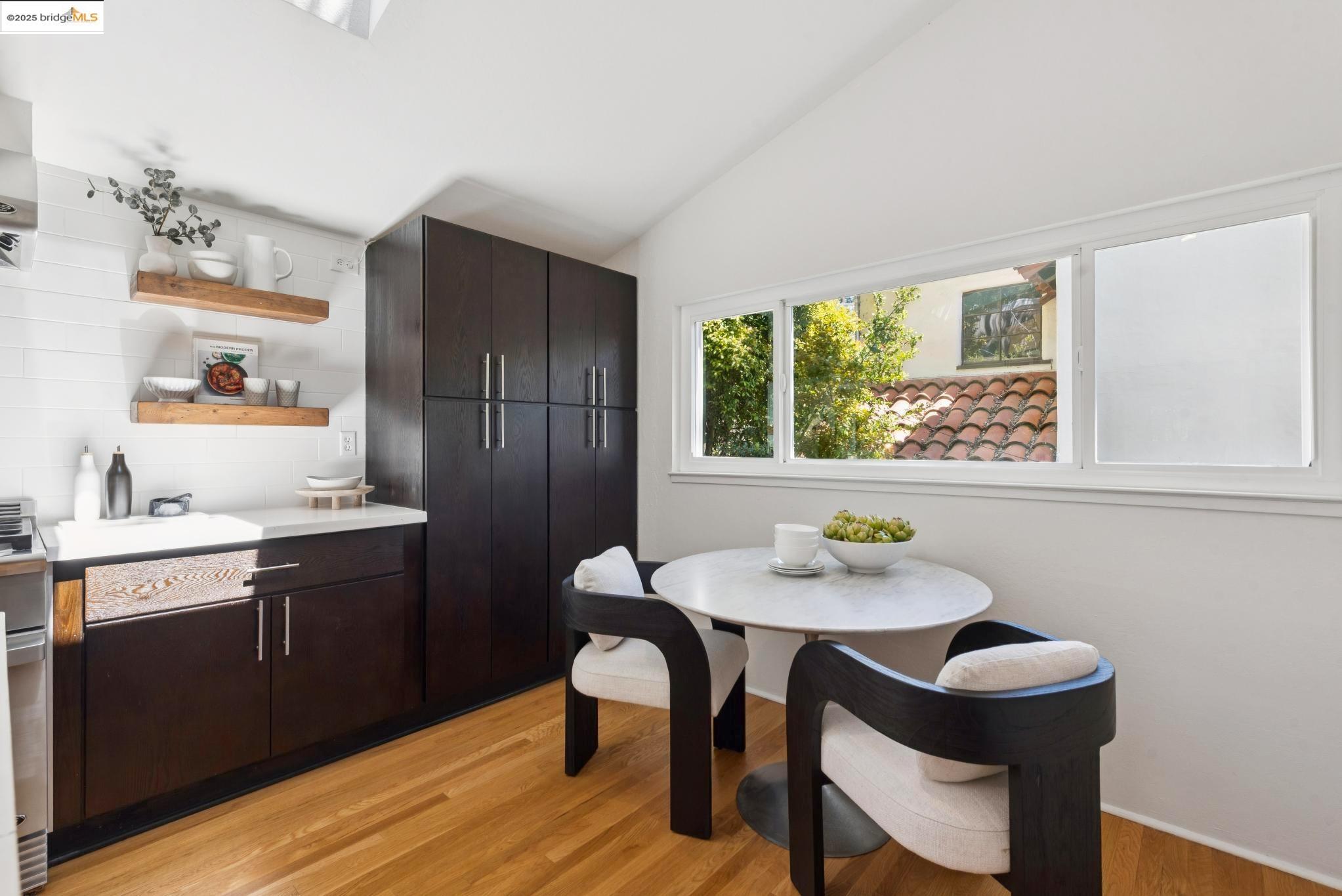 Detail Gallery Image 25 of 60 For 4393 Bridgeview Dr, Oakland,  CA 94602 - 4 Beds | 3/1 Baths