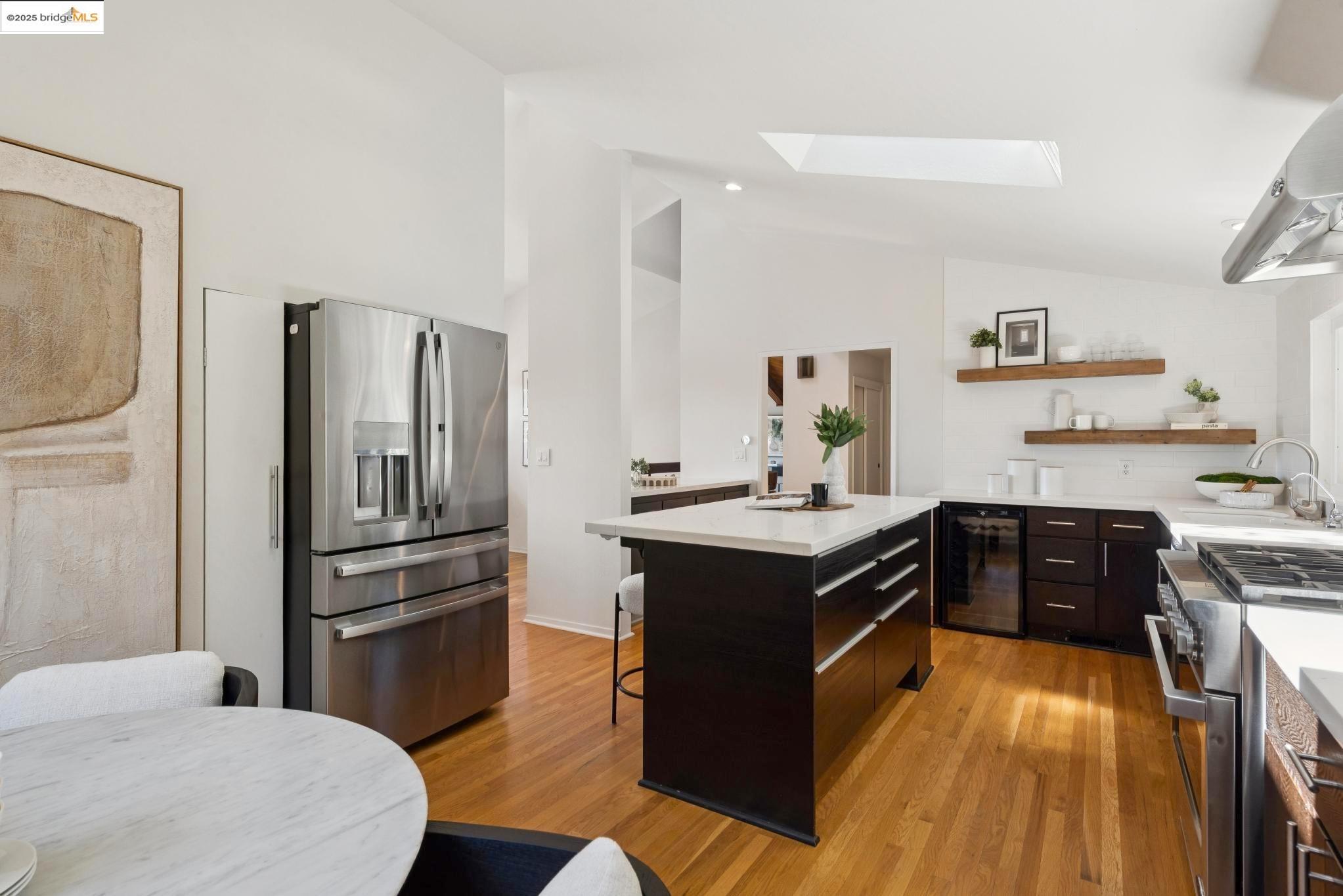 Detail Gallery Image 26 of 60 For 4393 Bridgeview Dr, Oakland,  CA 94602 - 4 Beds | 3/1 Baths