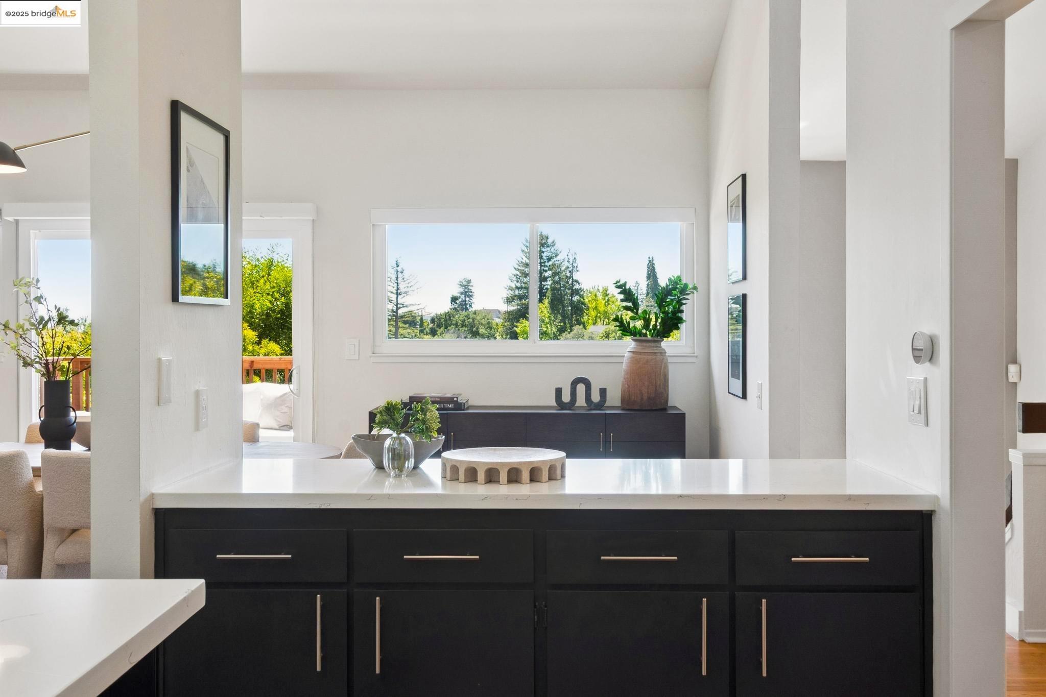 Detail Gallery Image 28 of 60 For 4393 Bridgeview Dr, Oakland,  CA 94602 - 4 Beds | 3/1 Baths