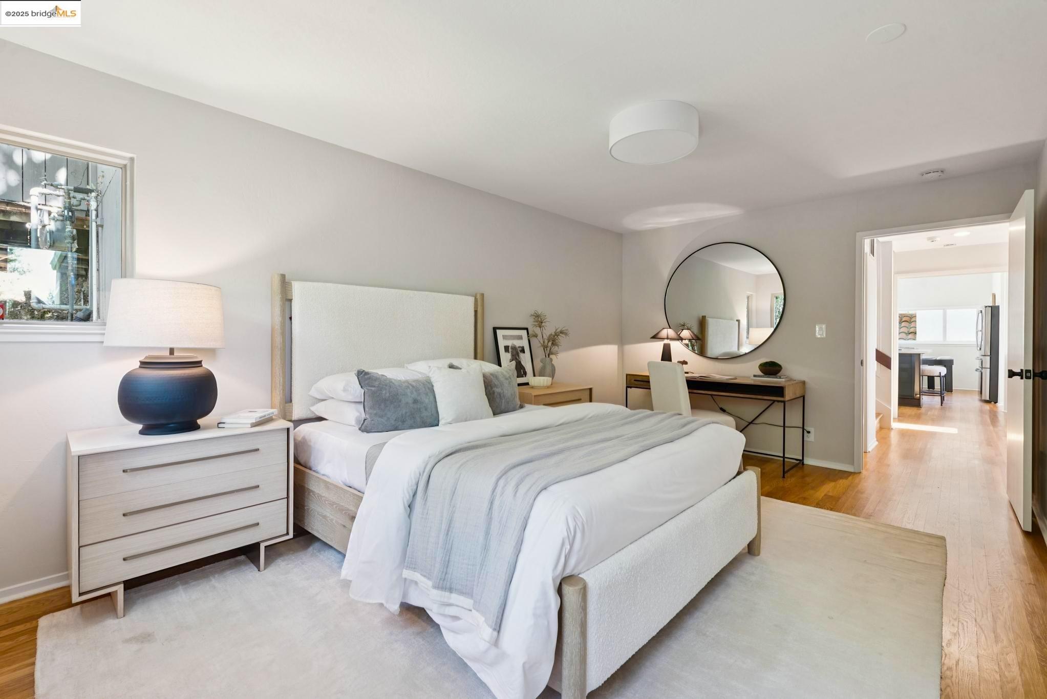 Detail Gallery Image 29 of 60 For 4393 Bridgeview Dr, Oakland,  CA 94602 - 4 Beds | 3/1 Baths