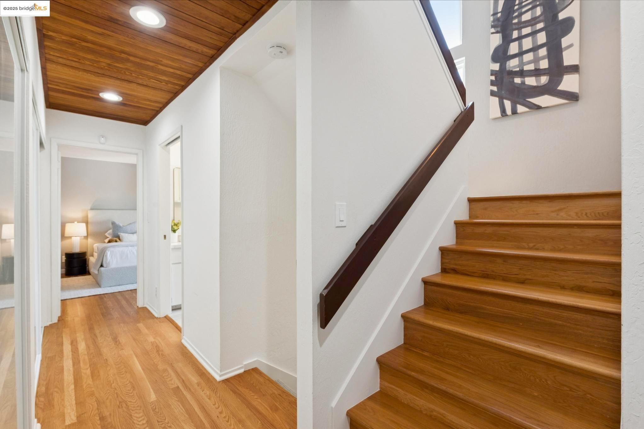 Detail Gallery Image 34 of 60 For 4393 Bridgeview Dr, Oakland,  CA 94602 - 4 Beds | 3/1 Baths