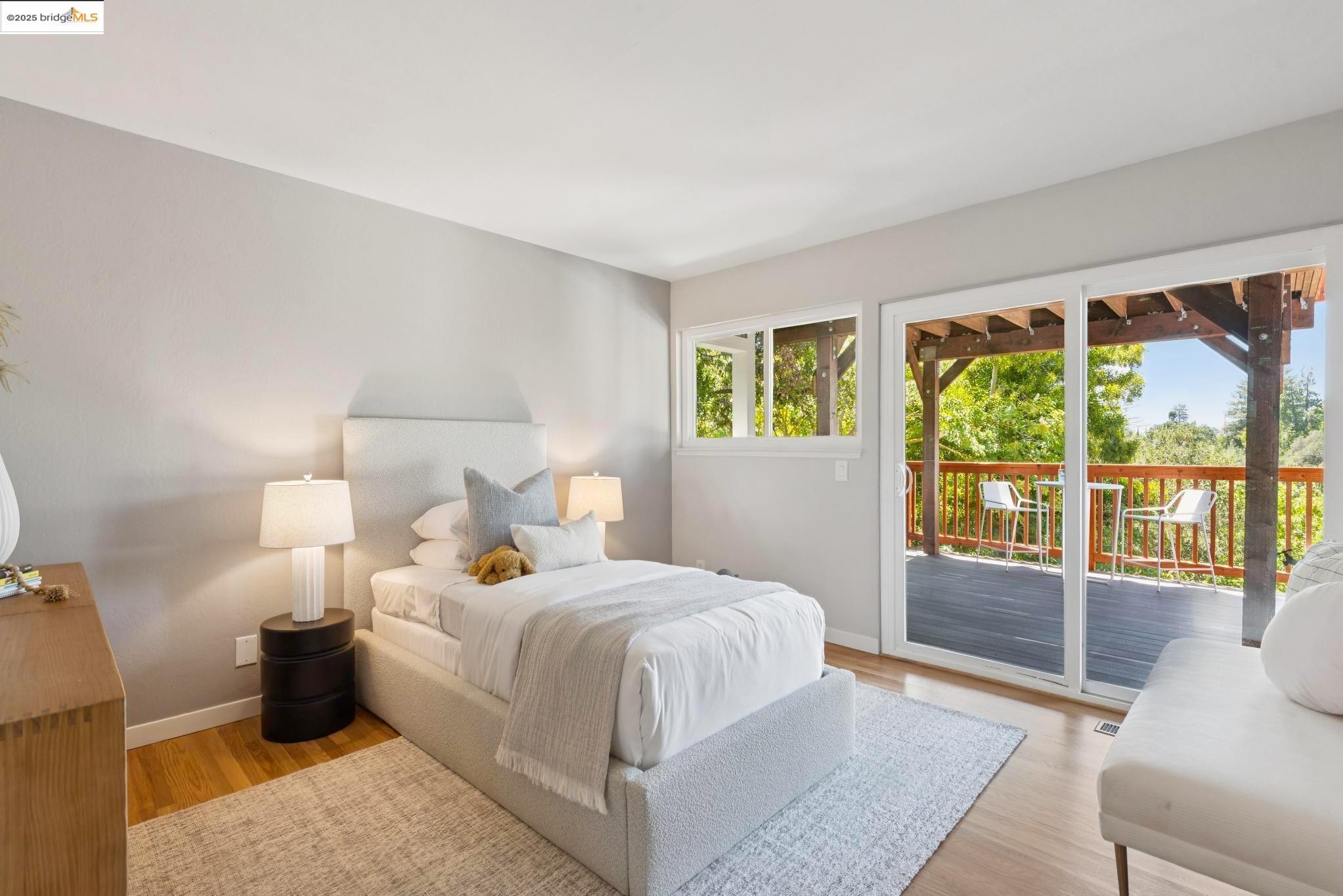 Detail Gallery Image 41 of 60 For 4393 Bridgeview Dr, Oakland,  CA 94602 - 4 Beds | 3/1 Baths