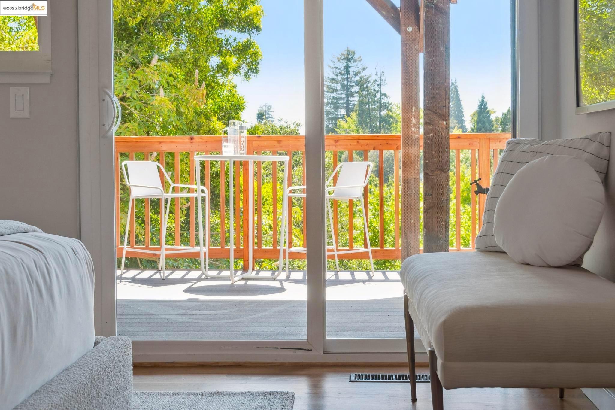 Detail Gallery Image 42 of 60 For 4393 Bridgeview Dr, Oakland,  CA 94602 - 4 Beds | 3/1 Baths