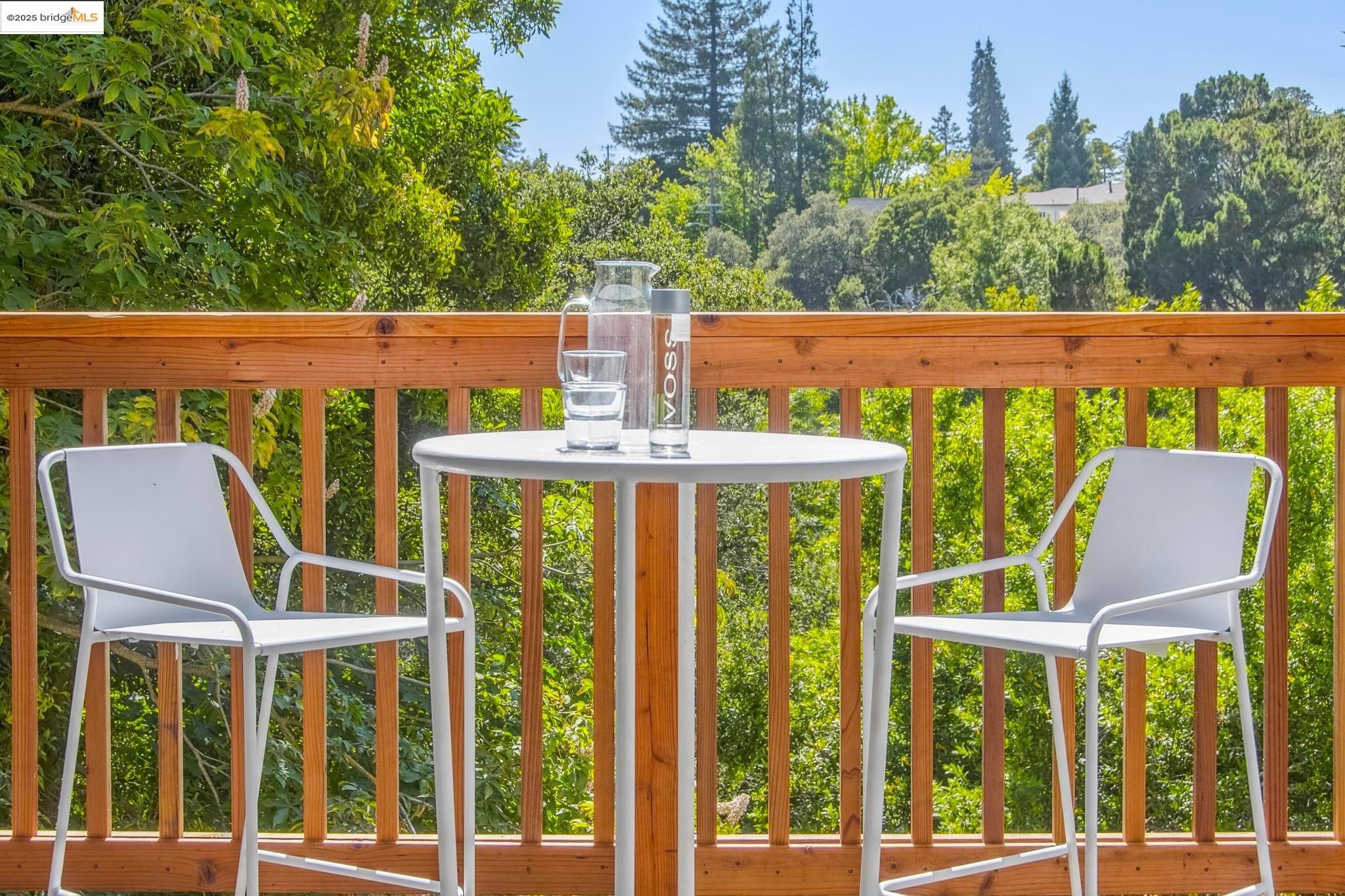 Detail Gallery Image 44 of 60 For 4393 Bridgeview Dr, Oakland,  CA 94602 - 4 Beds | 3/1 Baths