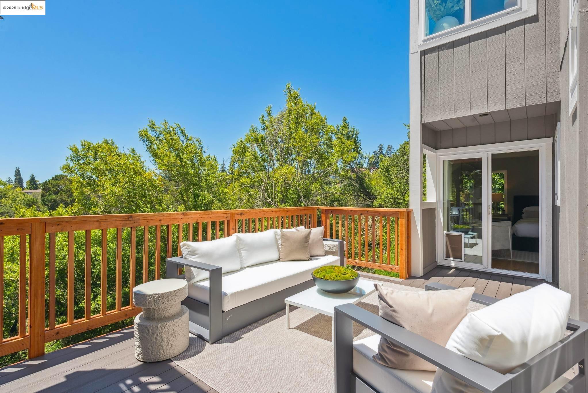 Detail Gallery Image 45 of 60 For 4393 Bridgeview Dr, Oakland,  CA 94602 - 4 Beds | 3/1 Baths