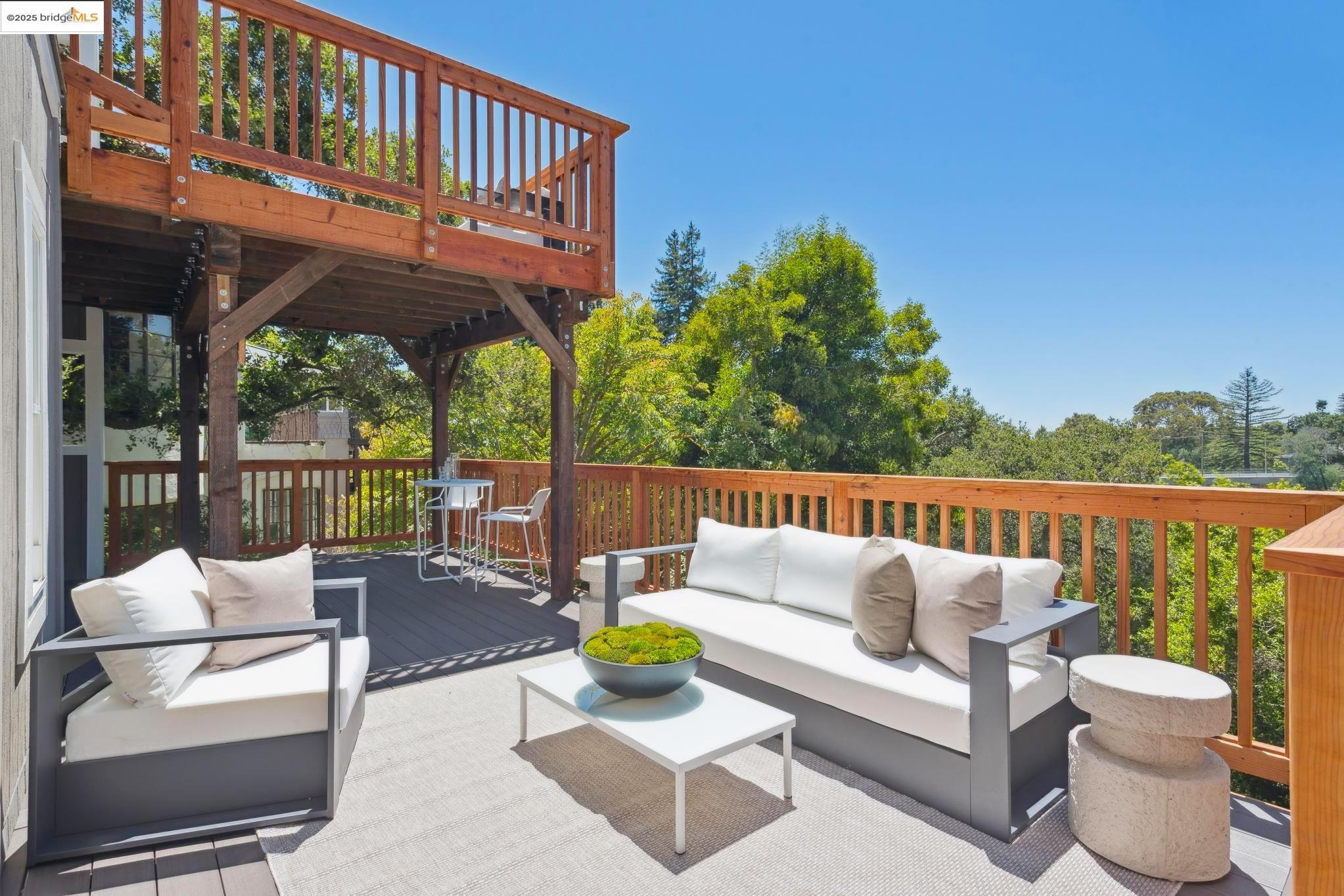 Detail Gallery Image 46 of 60 For 4393 Bridgeview Dr, Oakland,  CA 94602 - 4 Beds | 3/1 Baths