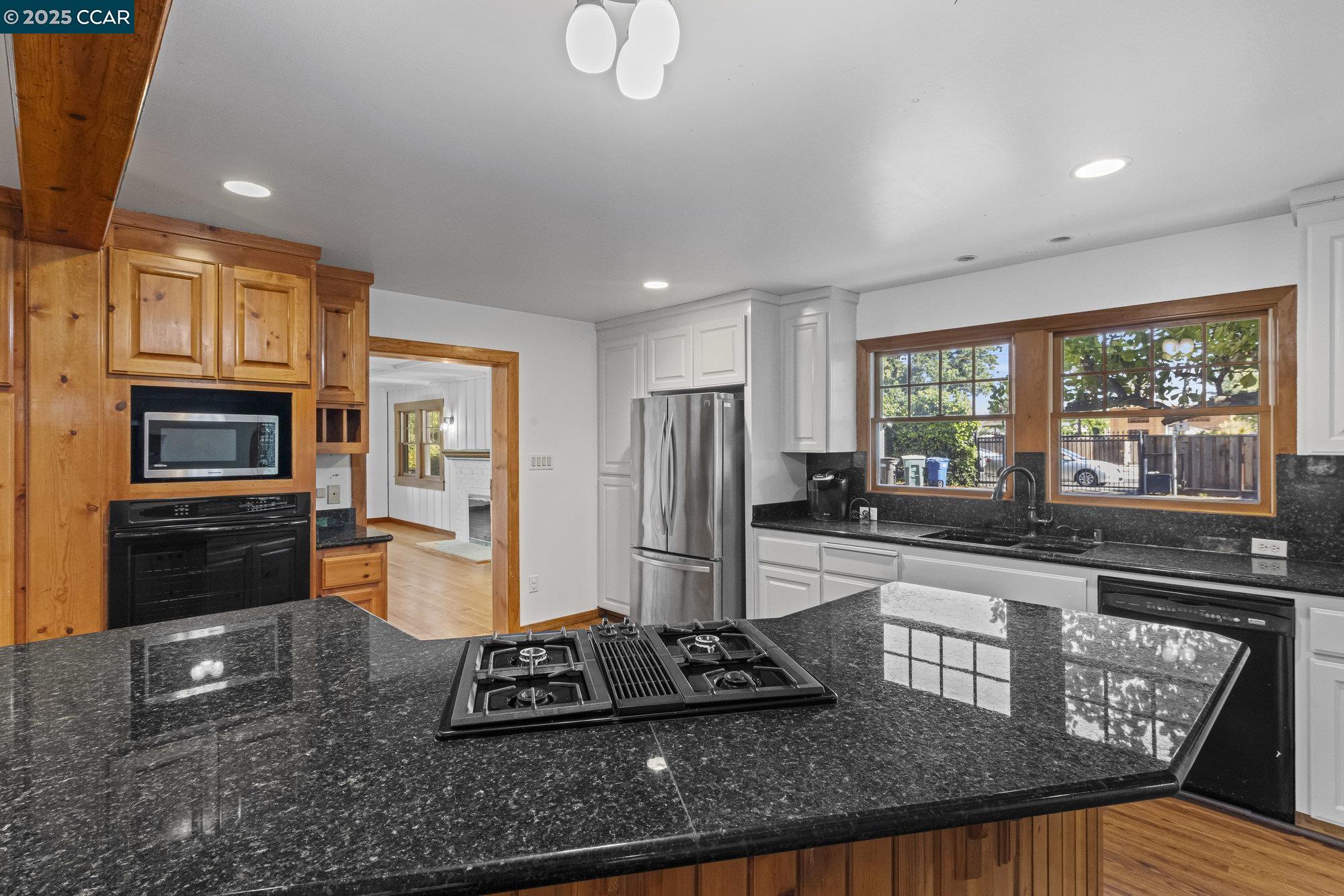 Detail Gallery Image 22 of 60 For 3505 Euclid Ave, Concord,  CA 94519 - 4 Beds | 3 Baths