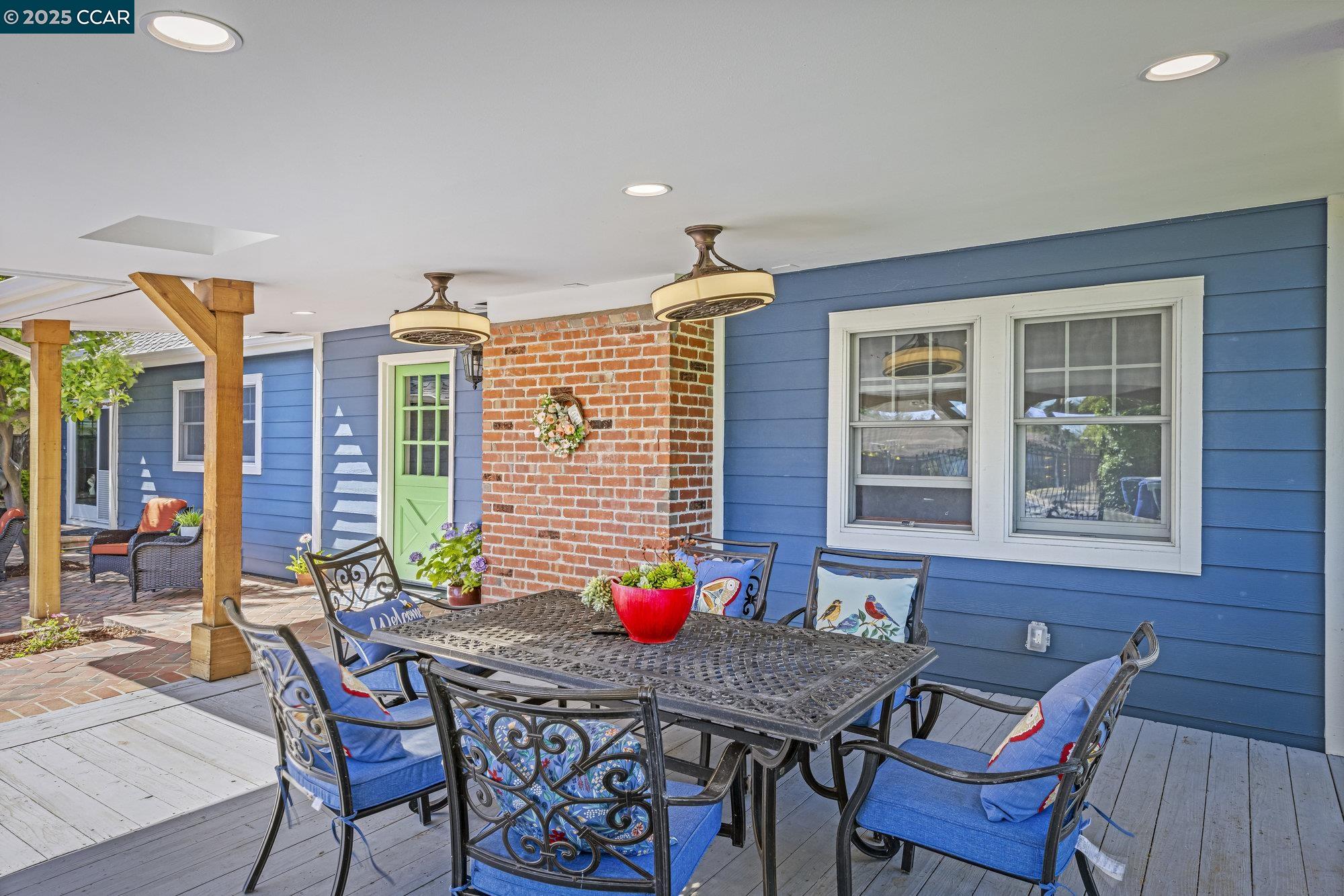 Detail Gallery Image 4 of 60 For 3505 Euclid Ave, Concord,  CA 94519 - 4 Beds | 3 Baths