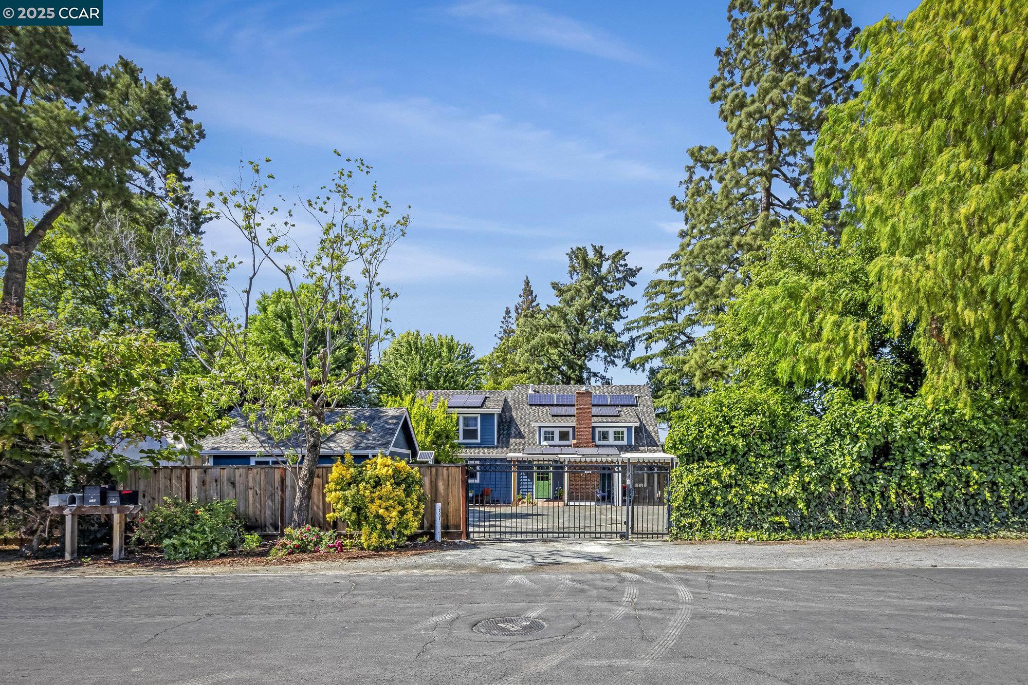 Detail Gallery Image 33 of 60 For 3505 Euclid Ave, Concord,  CA 94519 - 4 Beds | 3 Baths