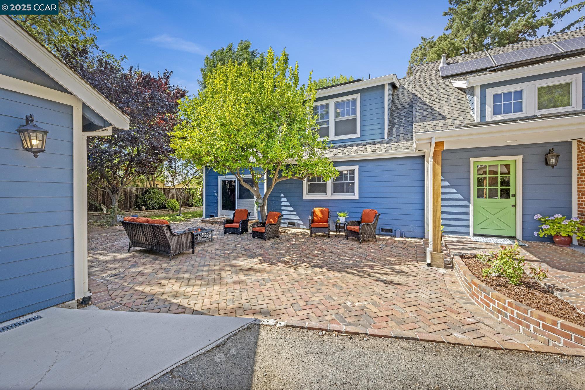 Detail Gallery Image 6 of 60 For 3505 Euclid Ave, Concord,  CA 94519 - 4 Beds | 3 Baths
