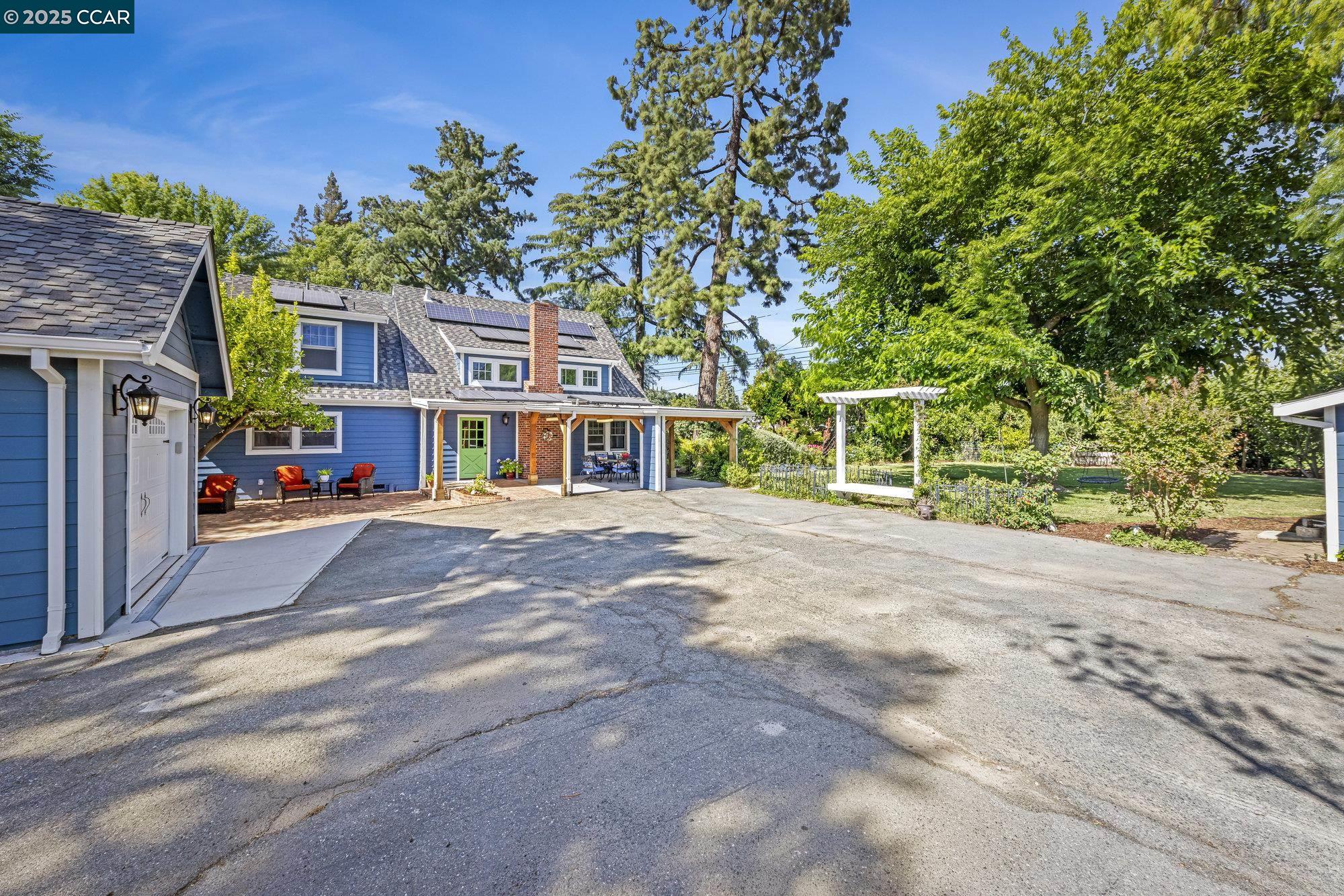 Detail Gallery Image 7 of 60 For 3505 Euclid Ave, Concord,  CA 94519 - 4 Beds | 3 Baths