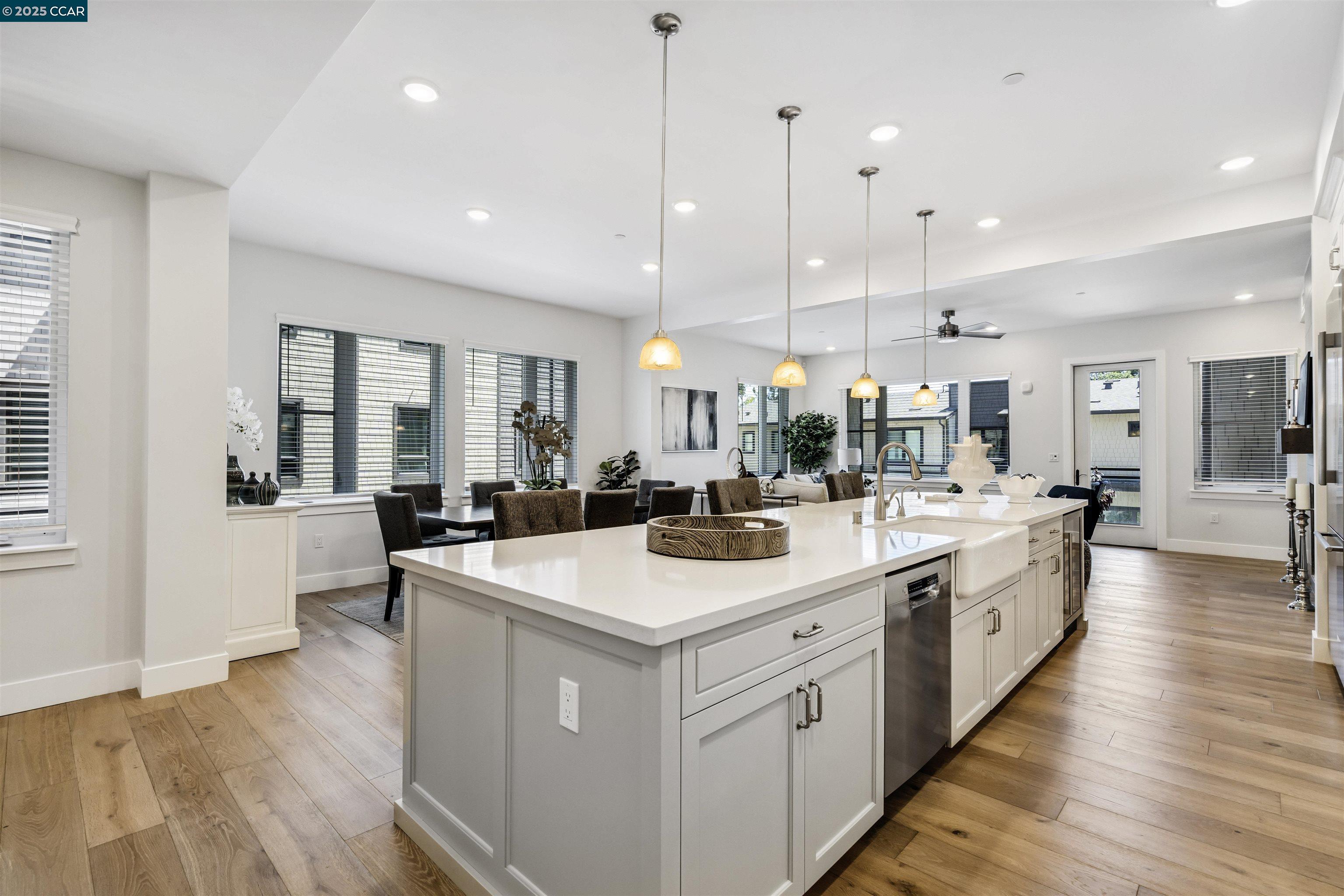 Detail Gallery Image 2 of 12 For 20 Woodbury Highlands Court #10,  Lafayette,  CA 94549-2505 - 3 Beds | 3 Baths
