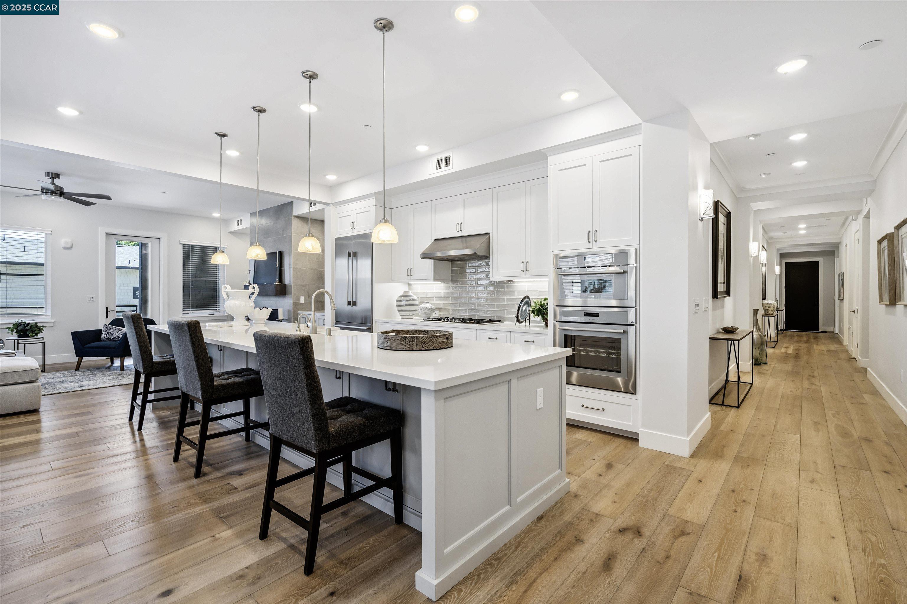 Detail Gallery Image 3 of 12 For 20 Woodbury Highlands Court #10,  Lafayette,  CA 94549-2505 - 3 Beds | 3 Baths