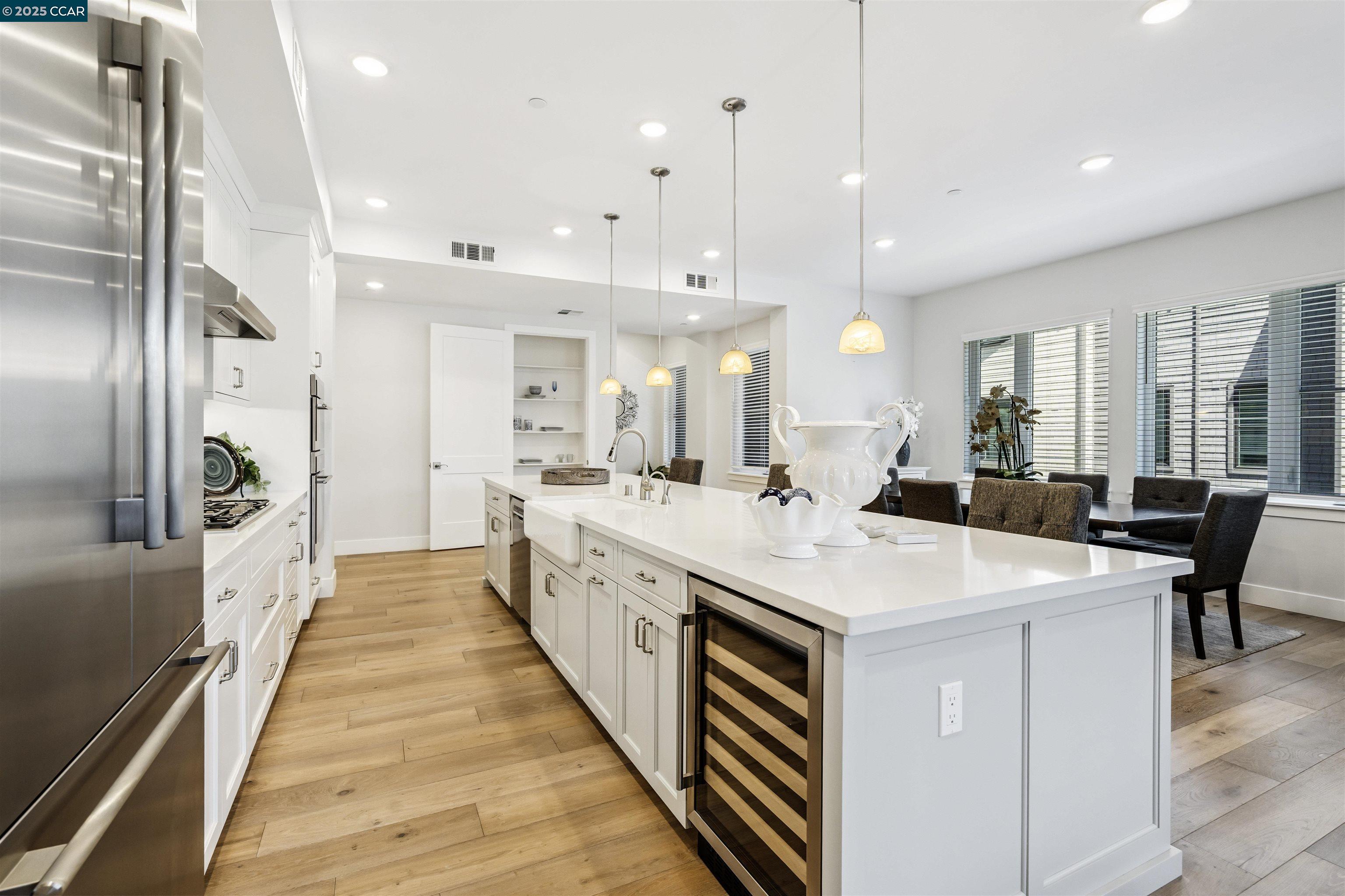 Detail Gallery Image 4 of 12 For 20 Woodbury Highlands Court #10,  Lafayette,  CA 94549-2505 - 3 Beds | 3 Baths