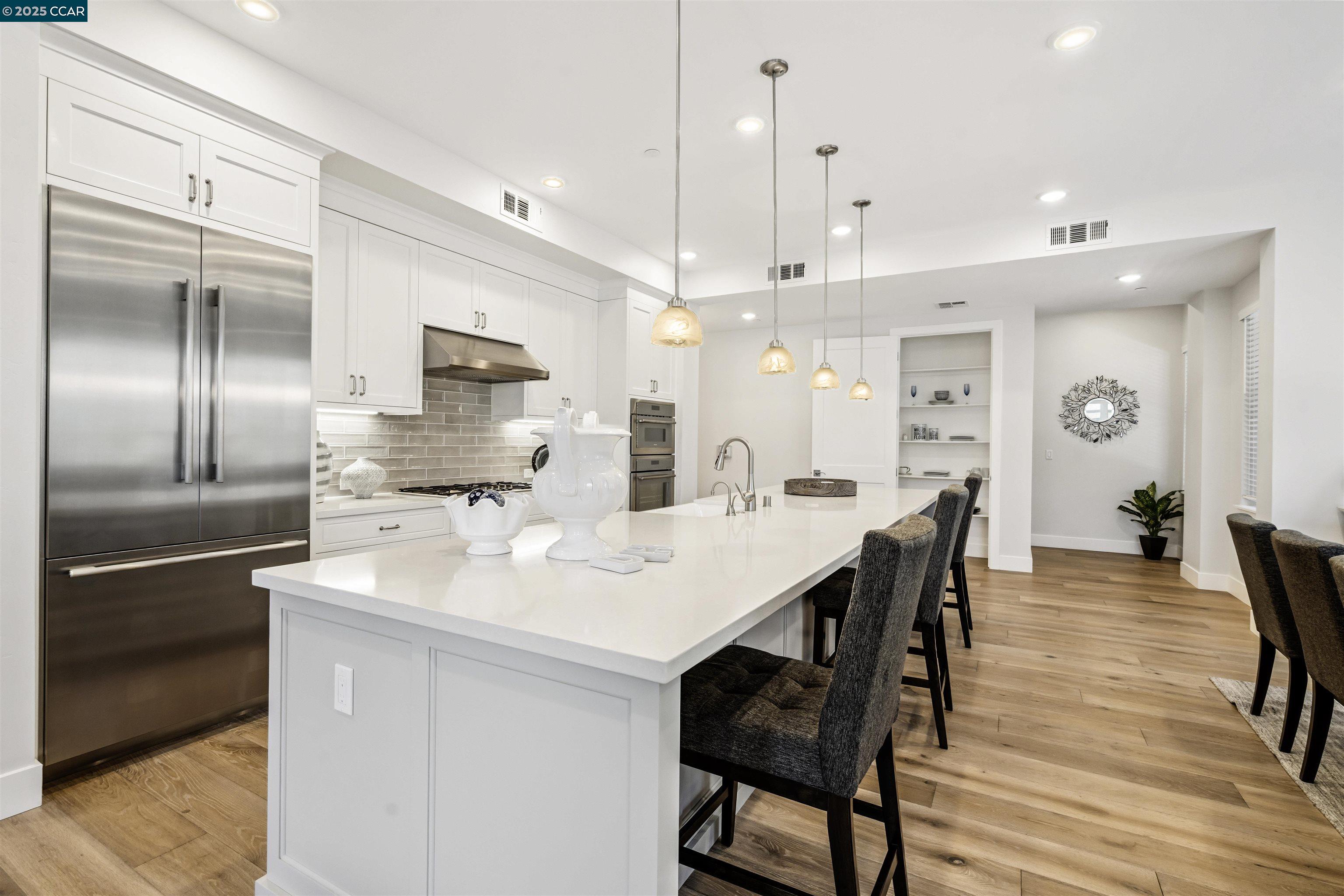 Detail Gallery Image 5 of 12 For 20 Woodbury Highlands Court #10,  Lafayette,  CA 94549-2505 - 3 Beds | 3 Baths