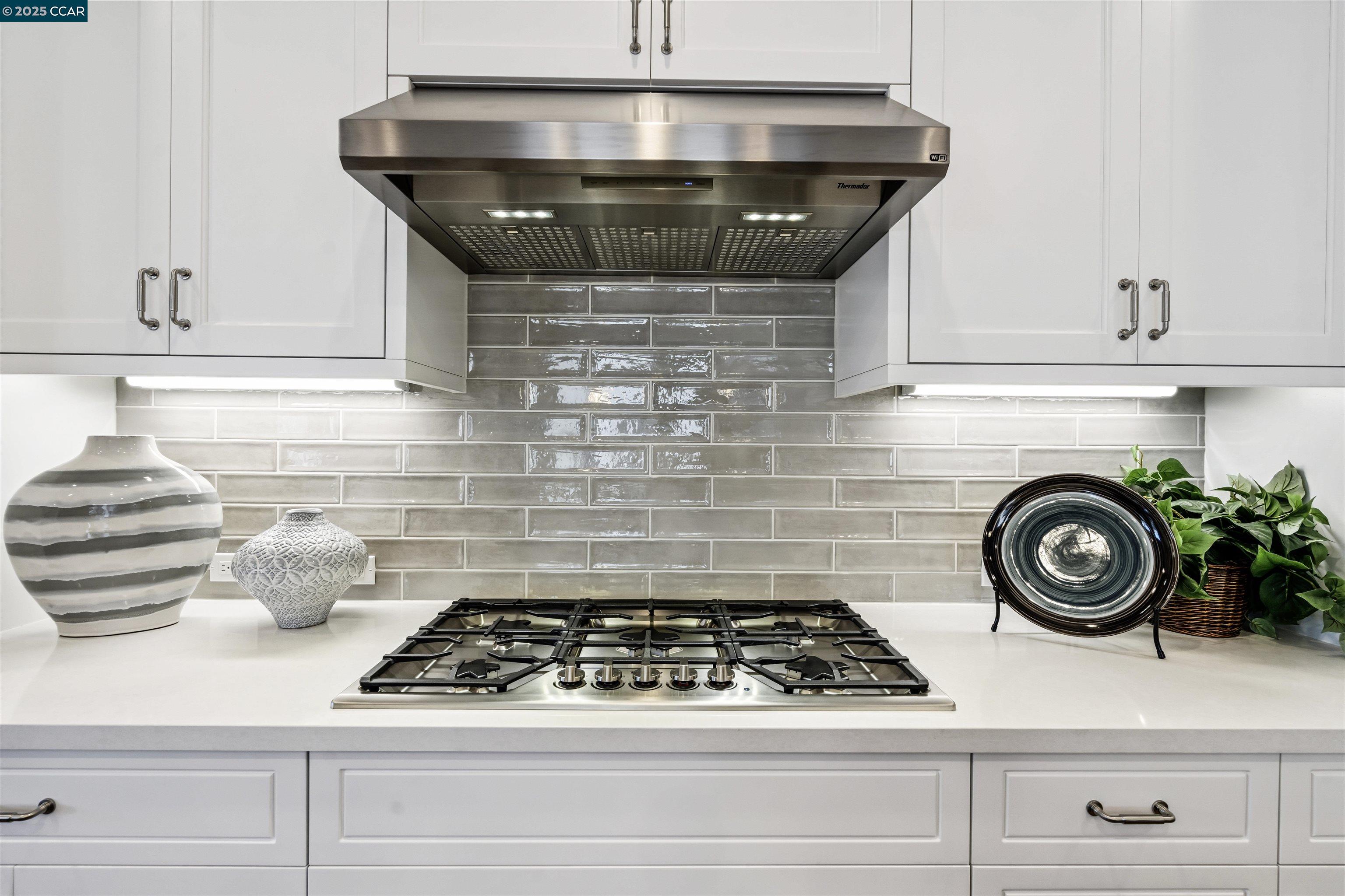 Detail Gallery Image 7 of 12 For 20 Woodbury Highlands Court #10,  Lafayette,  CA 94549-2505 - 3 Beds | 3 Baths