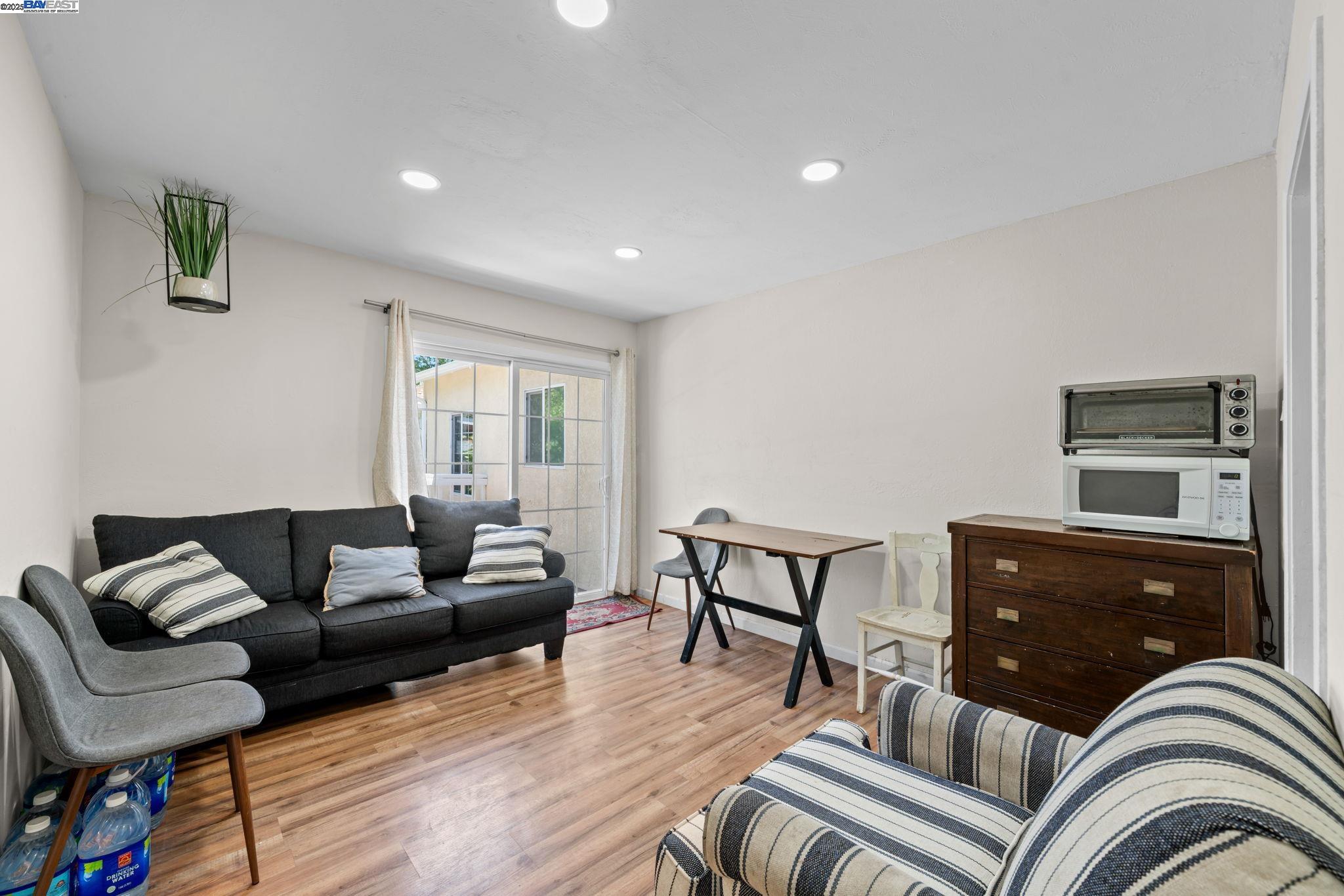 Detail Gallery Image 18 of 30 For 16829 Daryl Ave, San Lorenzo,  CA 94580 - 4 Beds | 2 Baths