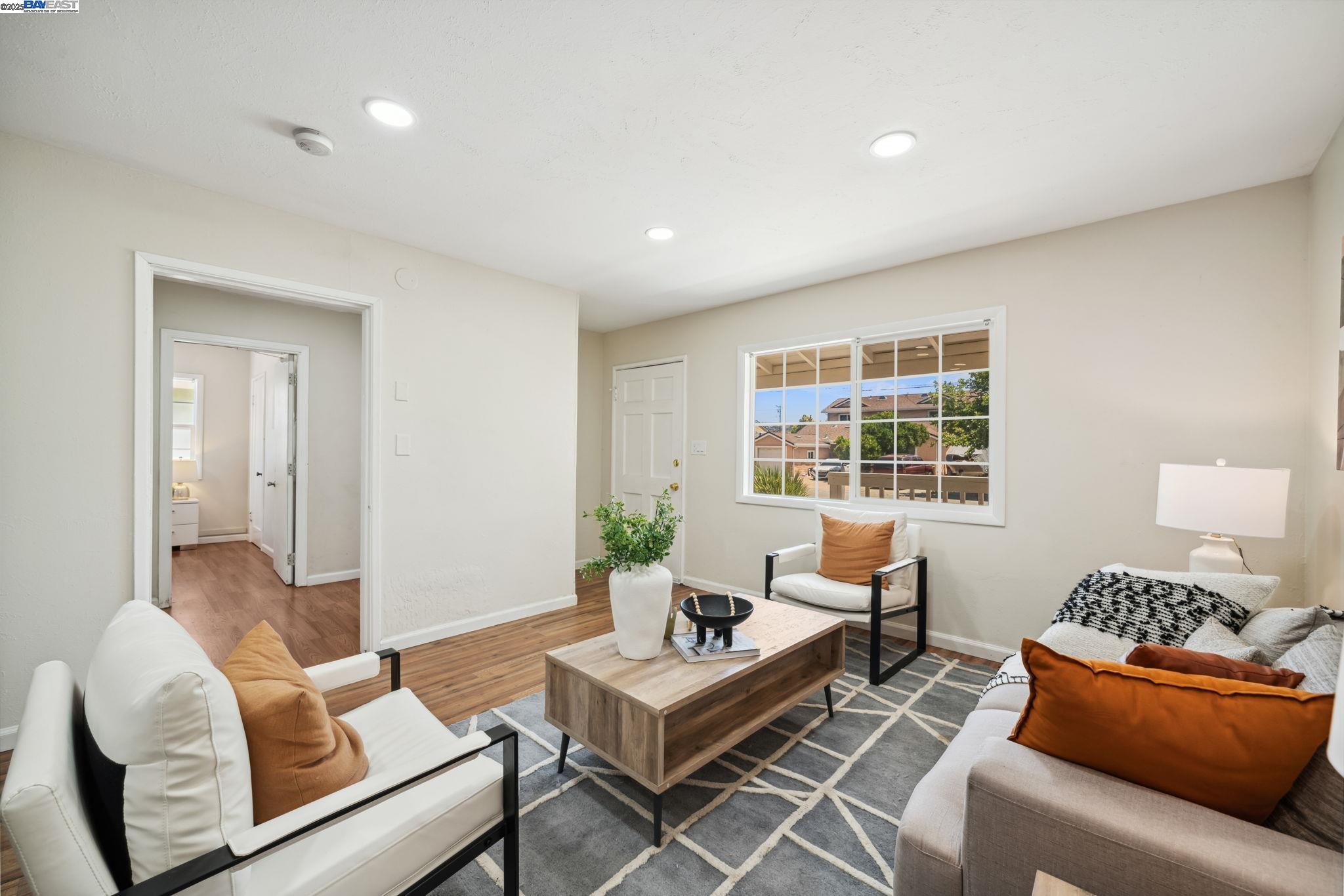 Detail Gallery Image 4 of 30 For 16829 Daryl Ave, San Lorenzo,  CA 94580 - 4 Beds | 2 Baths