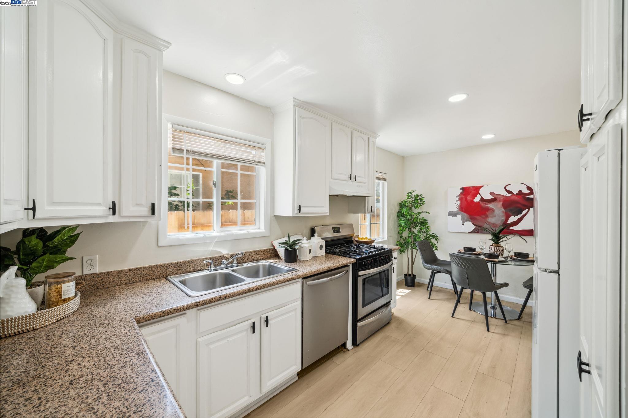 Detail Gallery Image 5 of 30 For 16829 Daryl Ave, San Lorenzo,  CA 94580 - 4 Beds | 2 Baths
