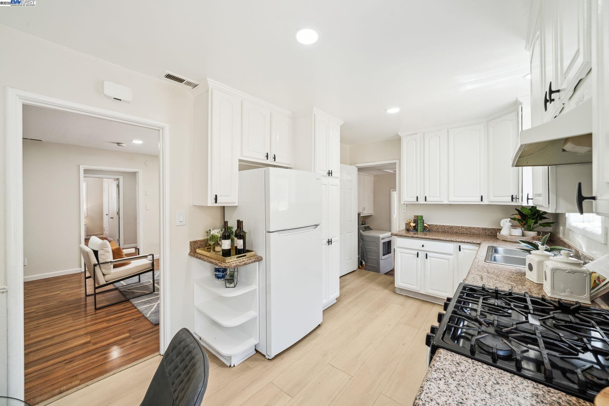 Detail Gallery Image 7 of 30 For 16829 Daryl Ave, San Lorenzo,  CA 94580 - 4 Beds | 2 Baths