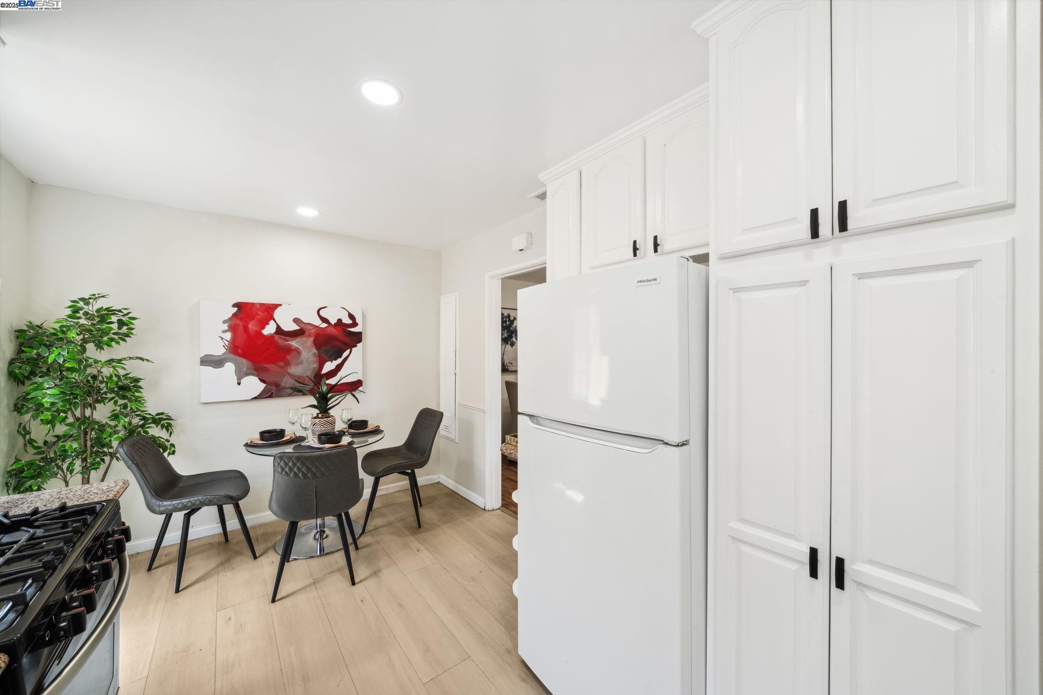 Detail Gallery Image 8 of 30 For 16829 Daryl Ave, San Lorenzo,  CA 94580 - 4 Beds | 2 Baths