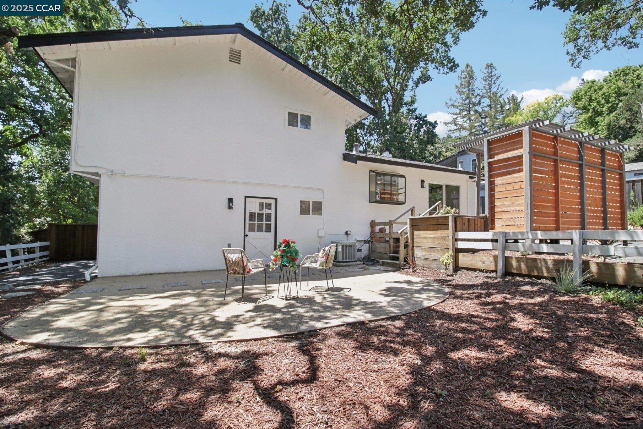 Detail Gallery Image 28 of 31 For 34 Vista Ln, Alamo,  CA 94507 - 4 Beds | 2/1 Baths