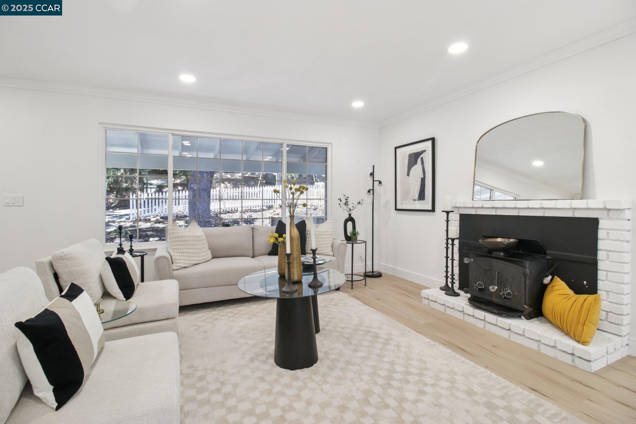 Detail Gallery Image 5 of 31 For 34 Vista Ln, Alamo,  CA 94507 - 4 Beds | 2/1 Baths