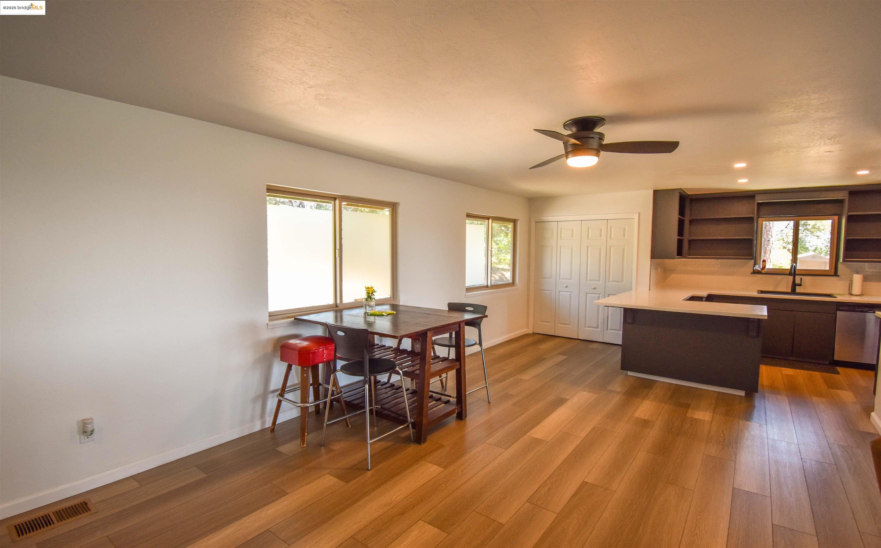 Detail Gallery Image 16 of 38 For 20456 Skyline Rd, Tuolumne,  CA 95379 - 4 Beds | 3 Baths