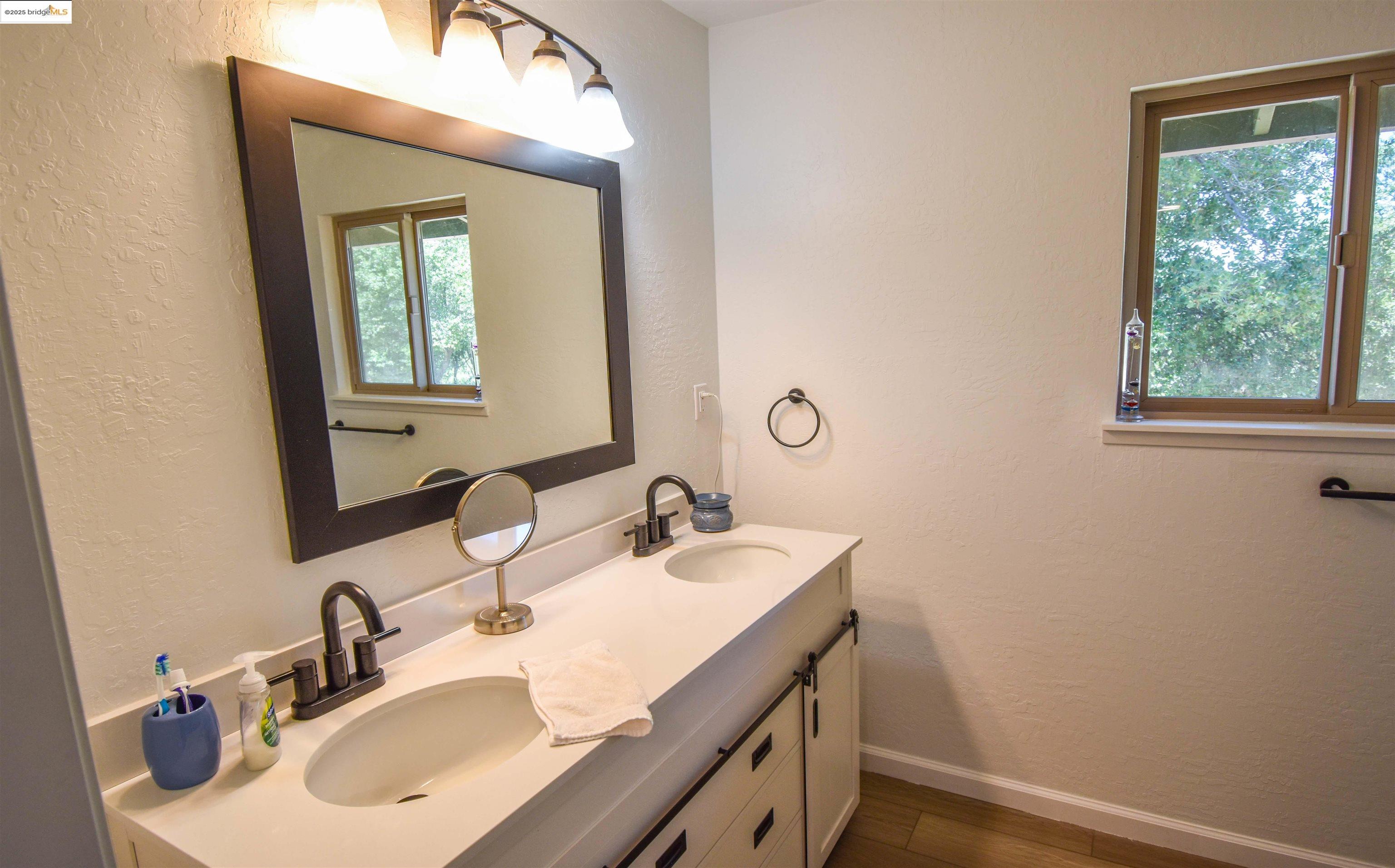 Detail Gallery Image 20 of 38 For 20456 Skyline Rd, Tuolumne,  CA 95379 - 4 Beds | 3 Baths