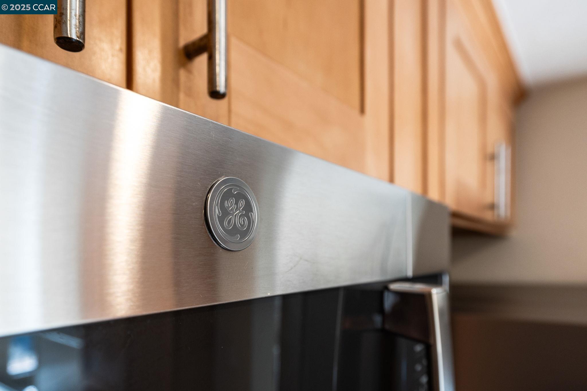 Detail Gallery Image 13 of 37 For 9 Glen Dr, Fairfax,  CA 94930 - 4 Beds | 2/1 Baths