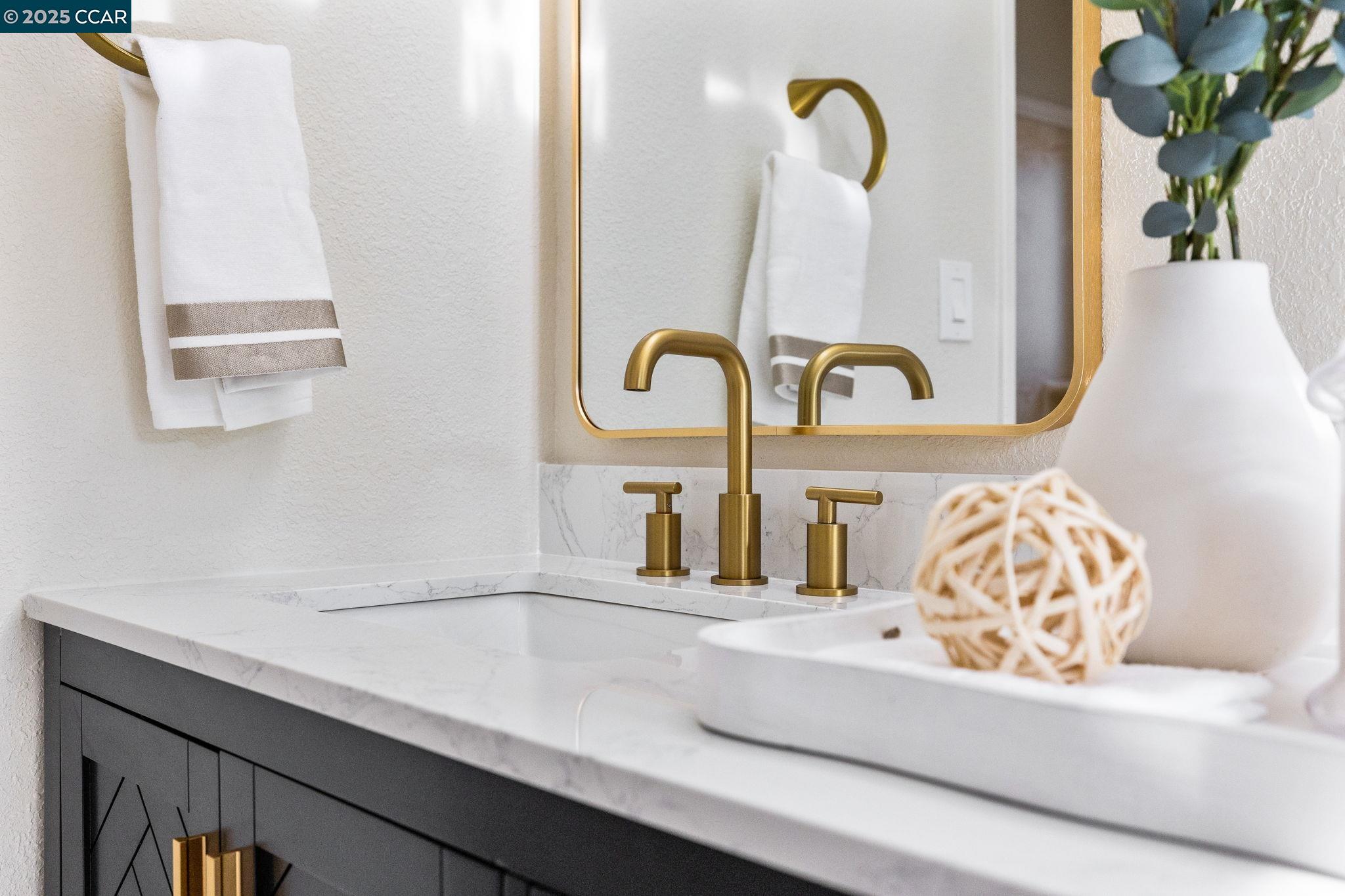 Detail Gallery Image 17 of 37 For 9 Glen Dr, Fairfax,  CA 94930 - 4 Beds | 2/1 Baths