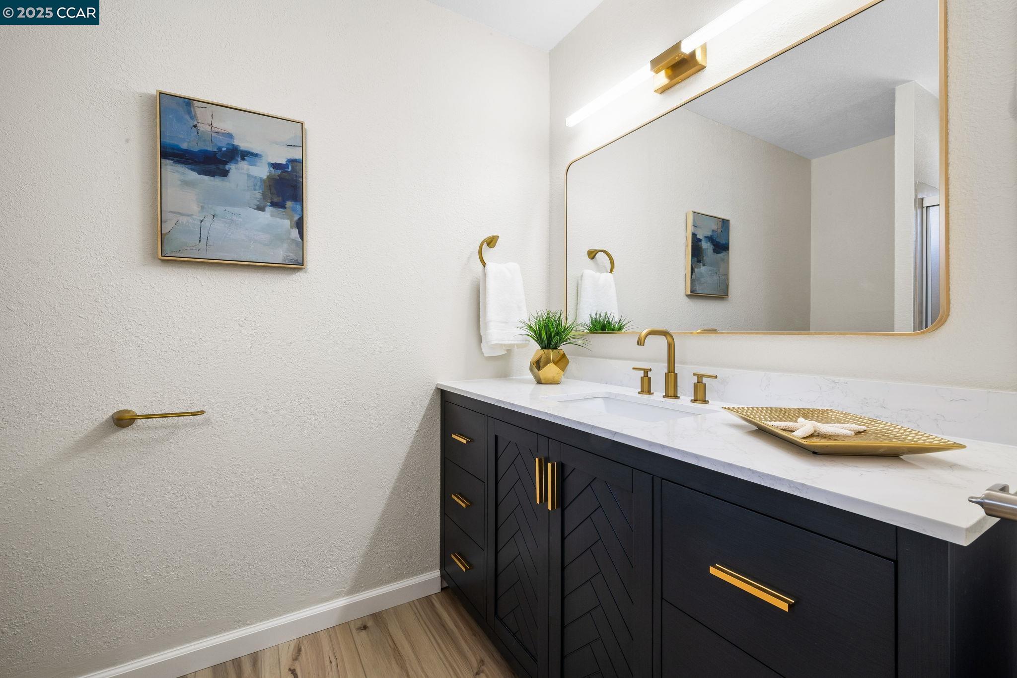 Detail Gallery Image 21 of 37 For 9 Glen Dr, Fairfax,  CA 94930 - 4 Beds | 2/1 Baths